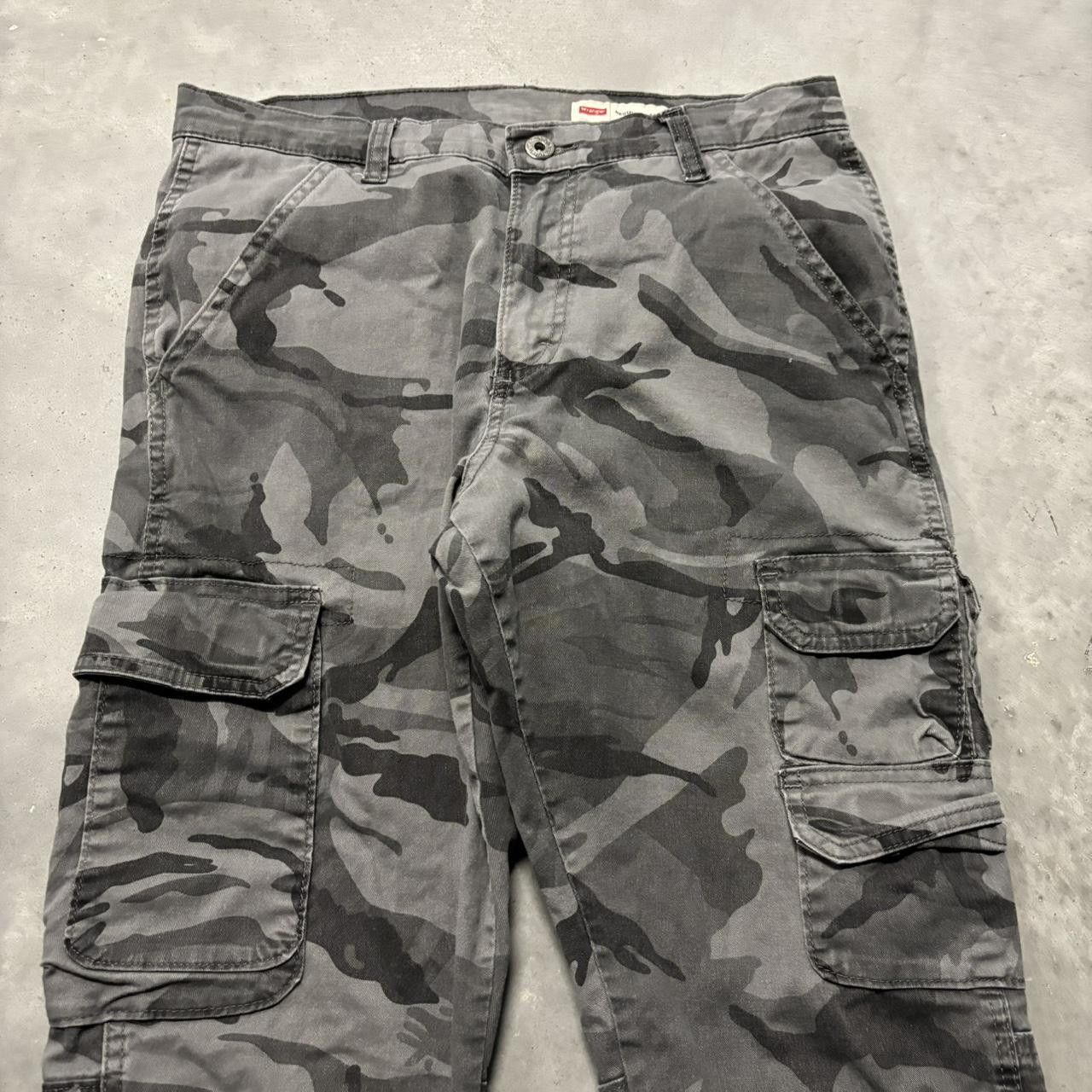 Japanese Brand × Vintage Crazy Vintage Y2K/2000s Grunge Dark Camo Skater Cargo Pants! Size US 29 - 5 Thumbnail