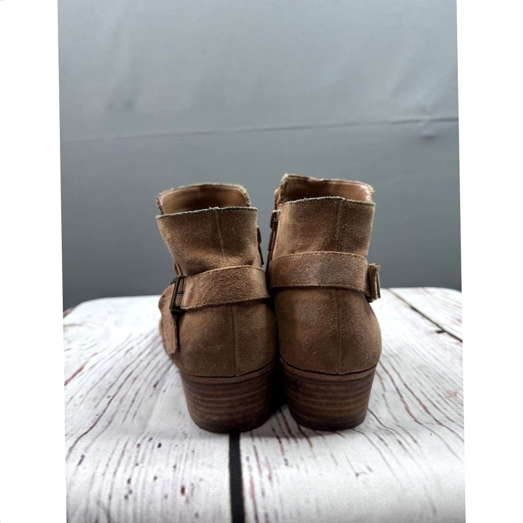 Vintage Gianni Bini Tan Suede Bootie Pointed Toe Buckle Zip Ankle Bootie Women 8.5M Brown Leather Lining Casual Western 39 7.5 6.5 UK 8.5 US Size US 9 / IT 39 - 3 Thumbnail