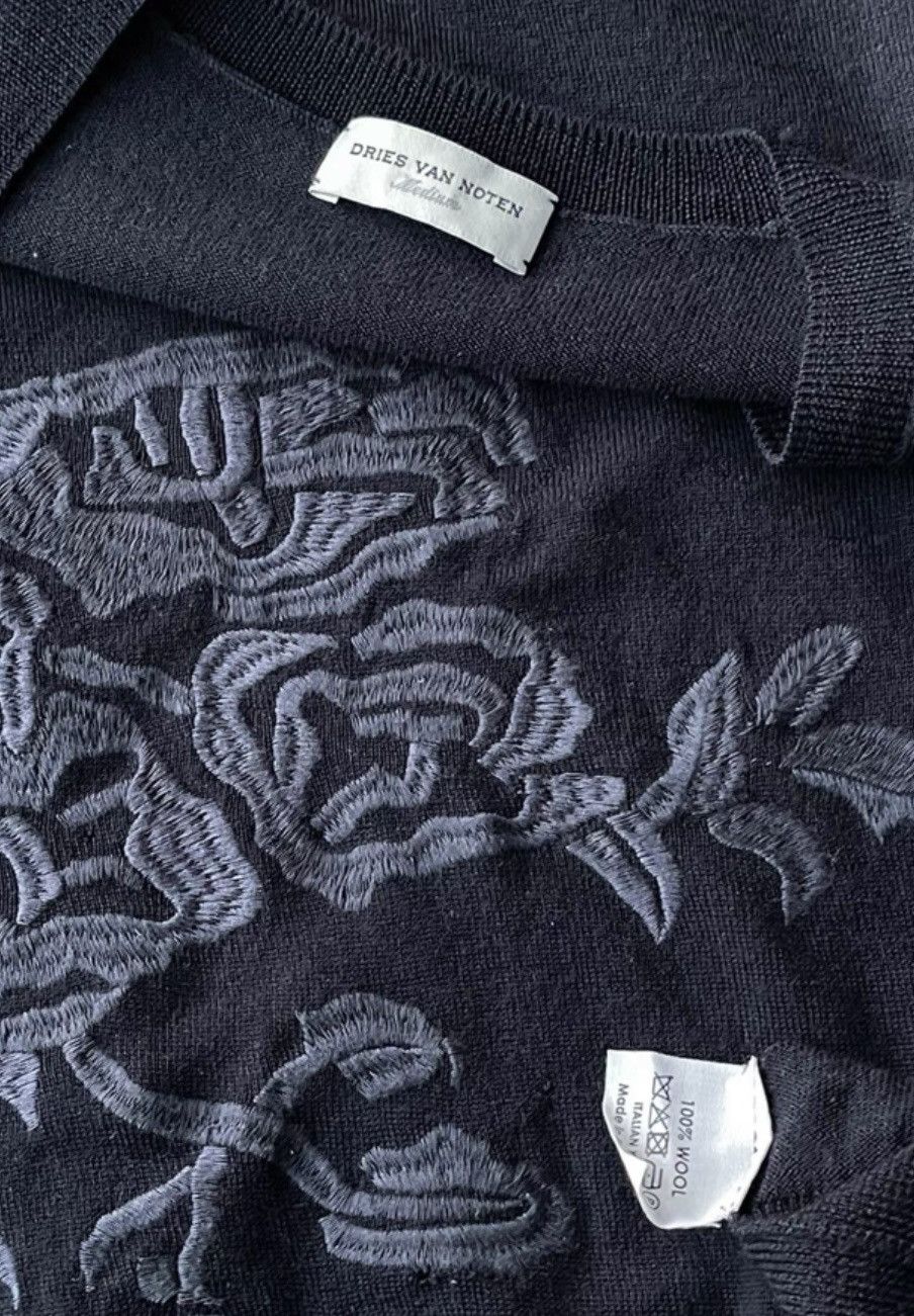 Dries Van Noten Dries Van Note Floral embroidered V-neck wool sweater Size US M / EU 48-50 / 2 - 6 Thumbnail