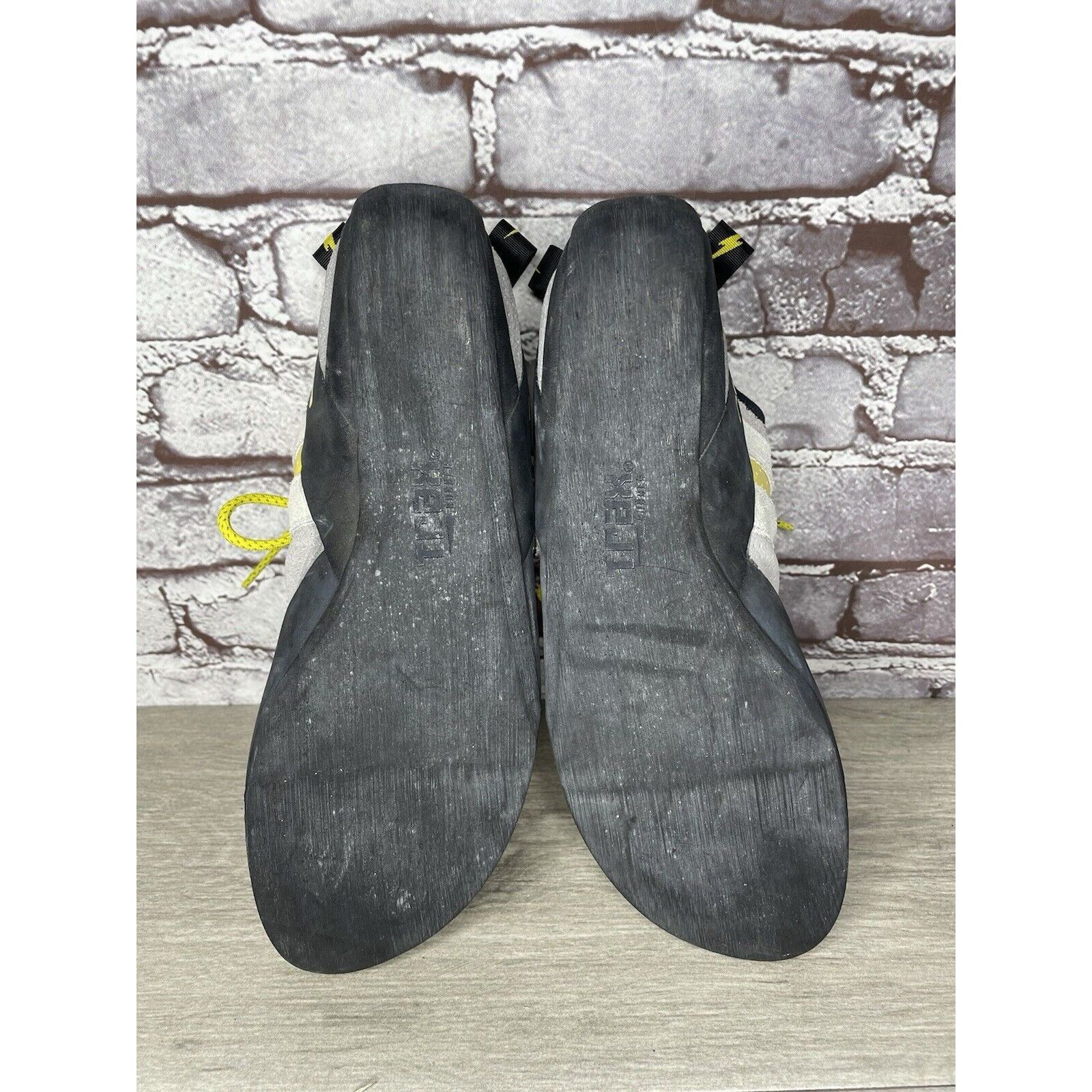 Other Evolv Defy Gray & Yellow Lace Up Climbing Shoes Fog Men Sz 1 Size US 12 / EU 45 - 10 Thumbnail