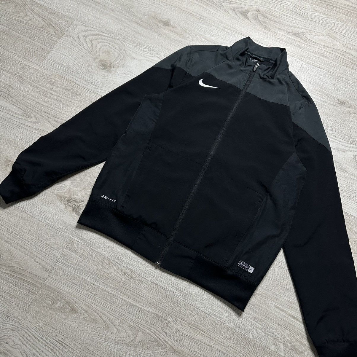 Nike Vintage Nike track jacket - S Size US S / EU 44-46 / 1 - 2 Thumbnail