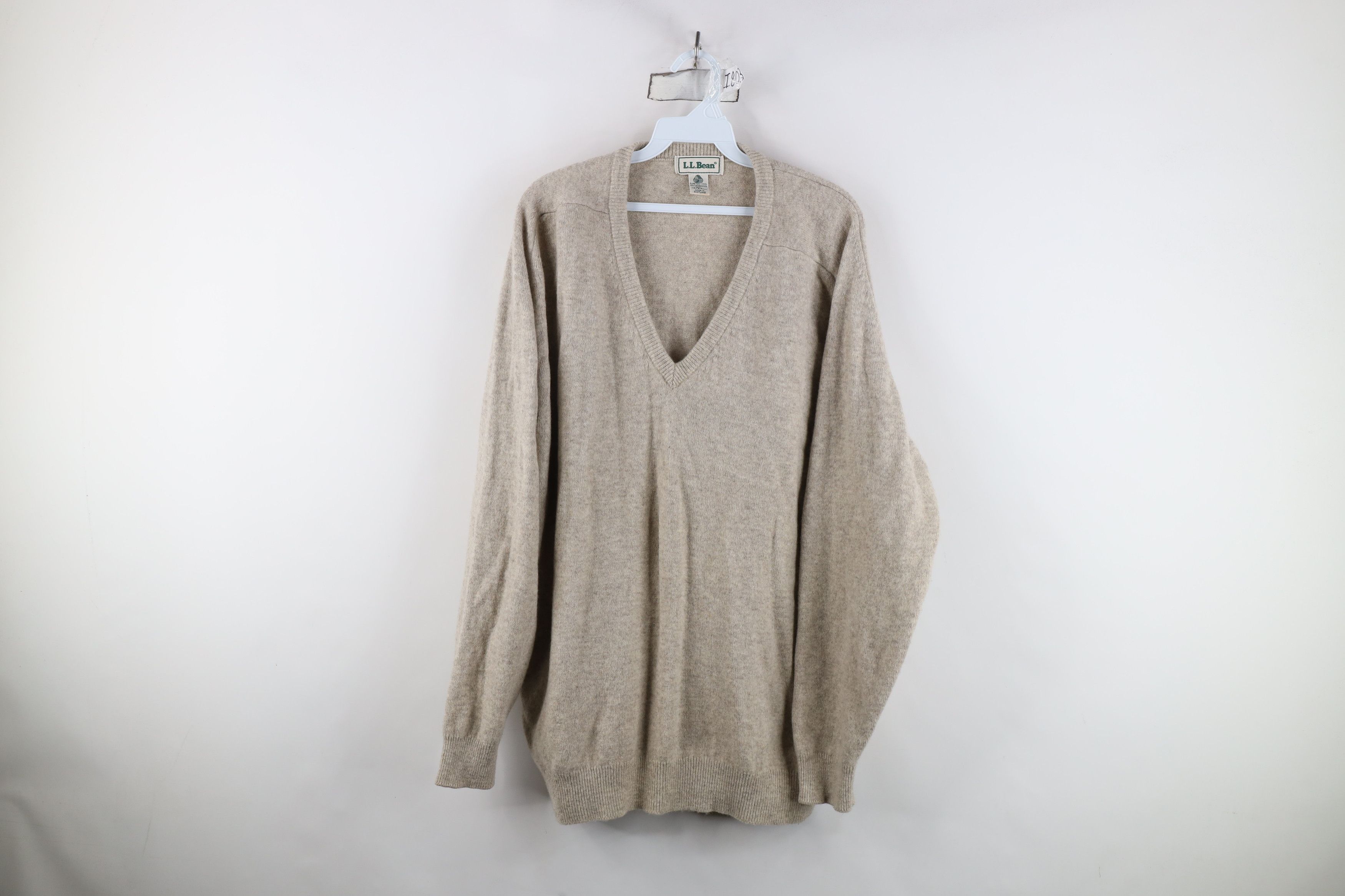 L.L. Bean Vintage 70s LL Bean Knit V-Neck Sweater Heather Gray Size US XL / EU 56 / 4 - 1 Thumbnail