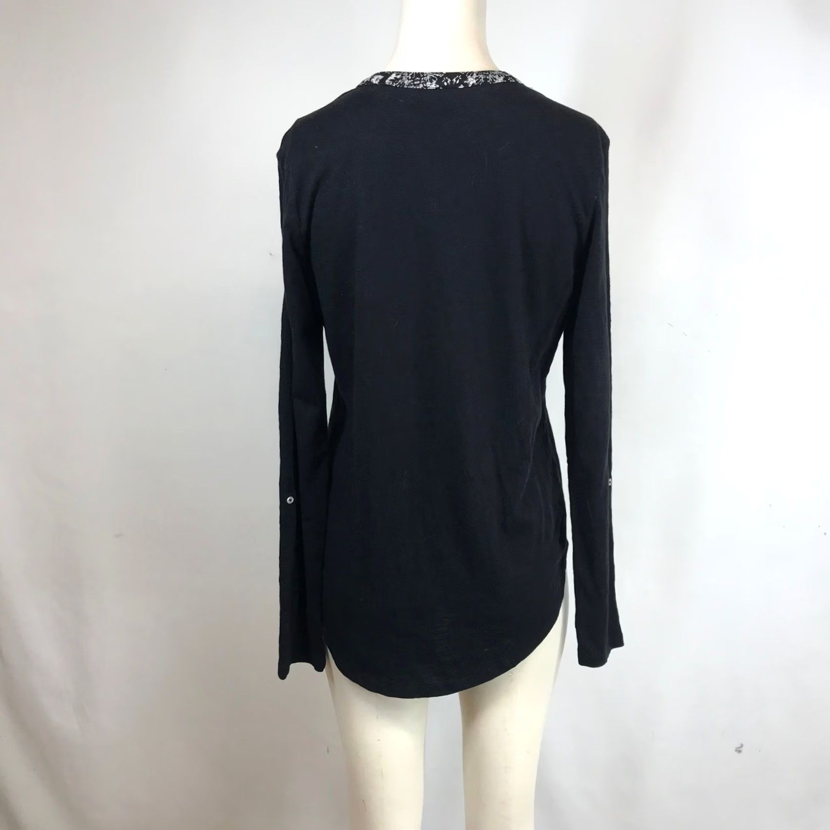 Lucky Brand Lucky Brand Top Womens Small Black White Geometric Diamond Print Split Neck NEW Size S / US 4 / IT 40 - 5 Thumbnail