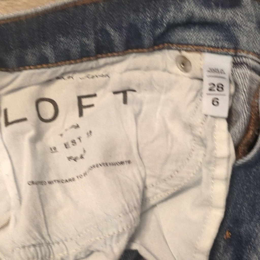 Loft Loft distressed fringed denim shorts size 6/28 Size 28" / US 6 / IT 42 - 4 Thumbnail