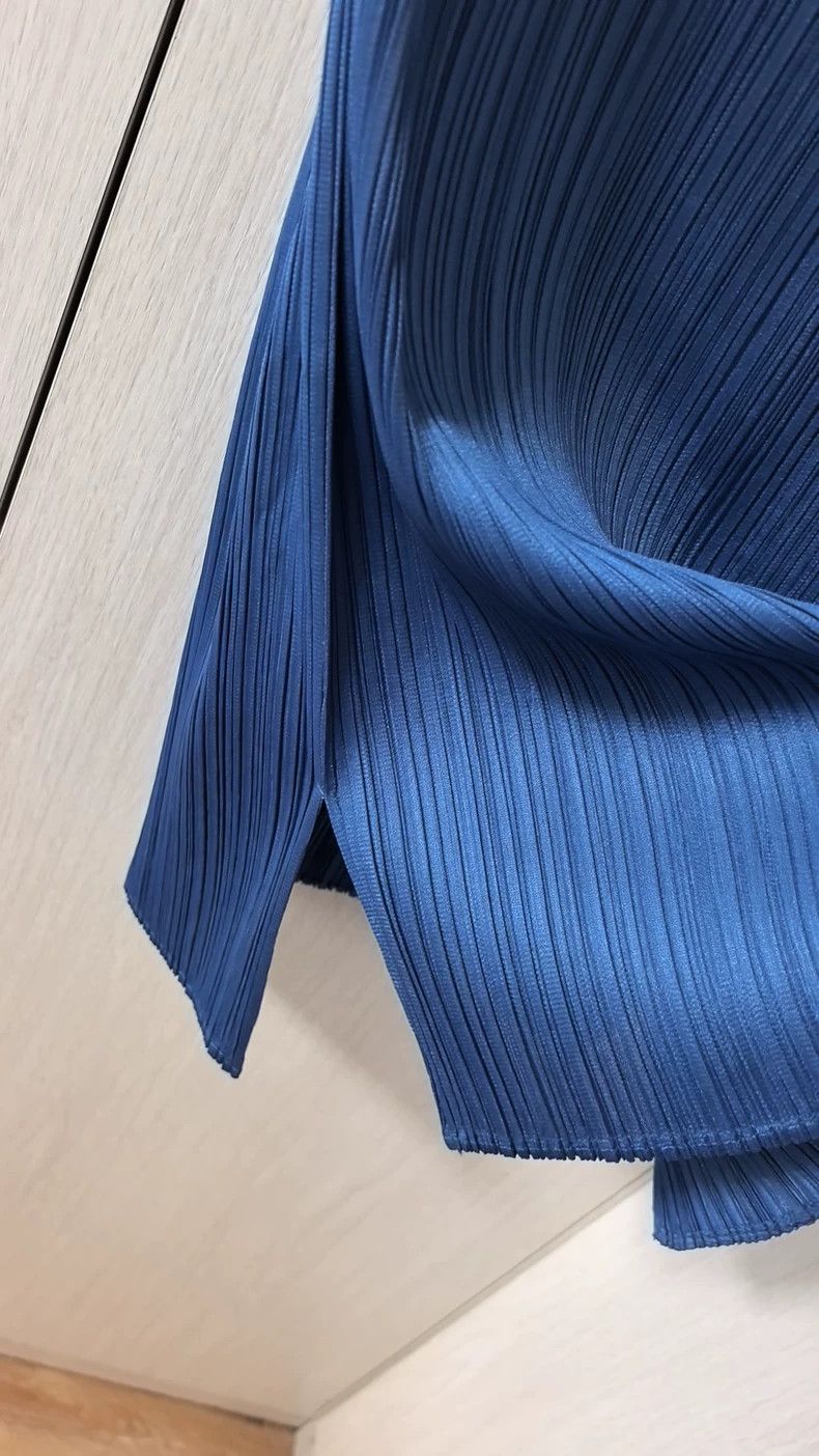 Issey Miyake Issey Miyake size:3 Blue pleated skirt Size 22" - 4 Thumbnail
