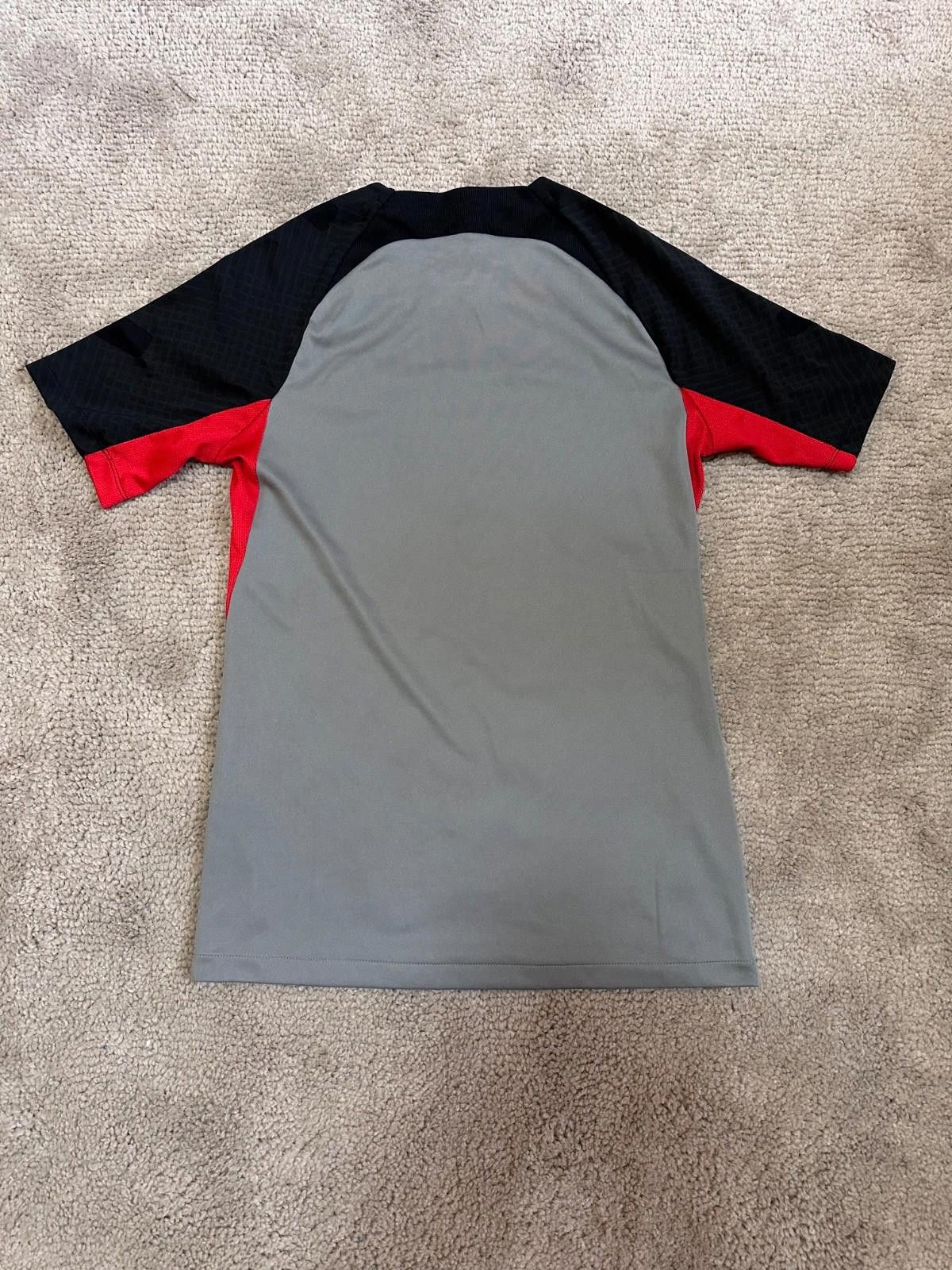 Nike Nike Barcelona 2022/23 Training Shirt Soccer Jersey Sz S Size US S / EU 44-46 / 1 - 7 Thumbnail