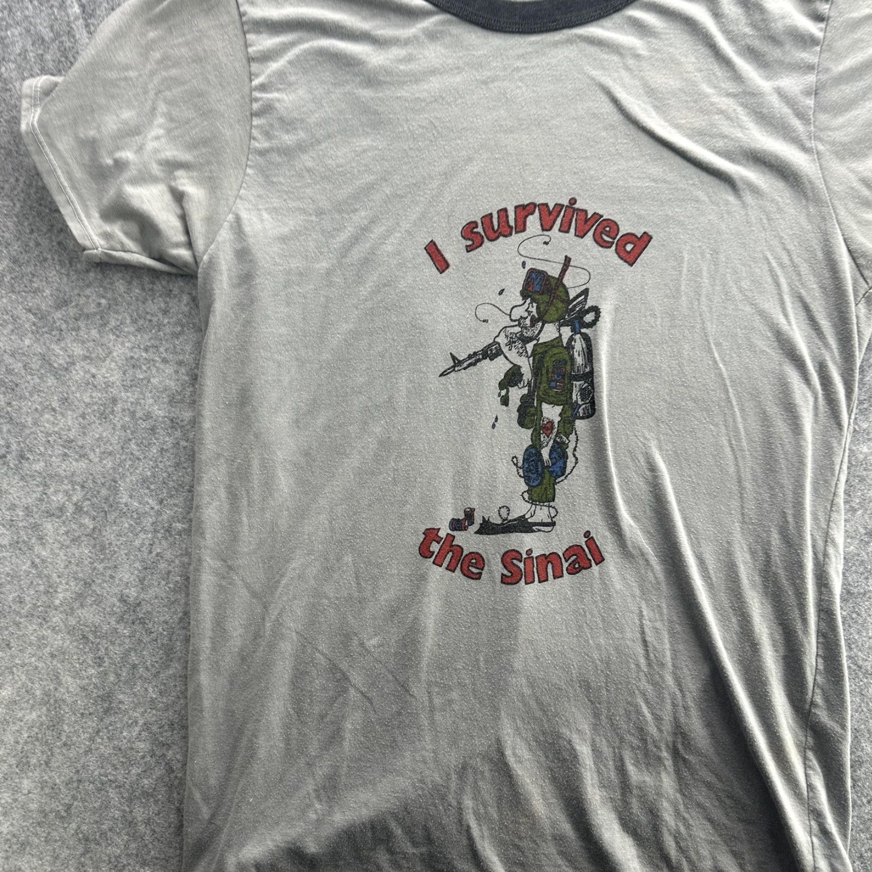 Vintage VINTAGE I Survived The Sinai Shirt Mens Medium T-Shirt Military 1980s Gray Graphic Print 80s Mens Size US M / EU 48-50 / 2 - 4 Thumbnail