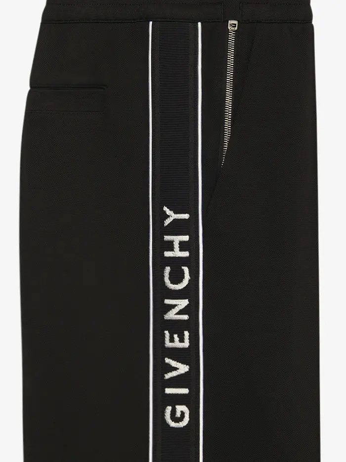 Givenchy o1w1db10325 Classic Fit Shorts in Black Size US 36 / EU 52 - 2 Thumbnail