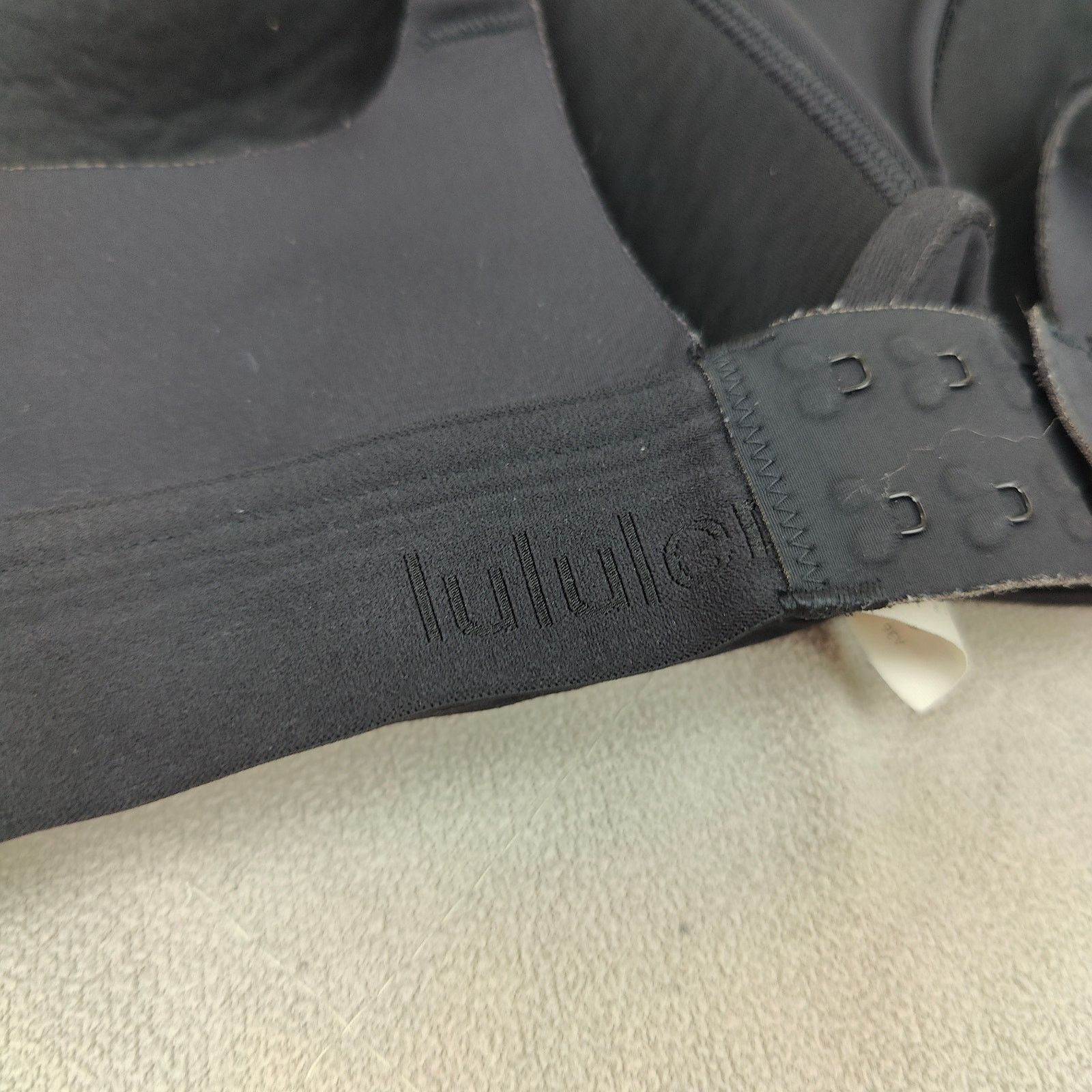 Lululemon Lululemon Fine Form Bra Black Womens Small Approx Black Size S / US 4 / IT 40 - 3 Thumbnail