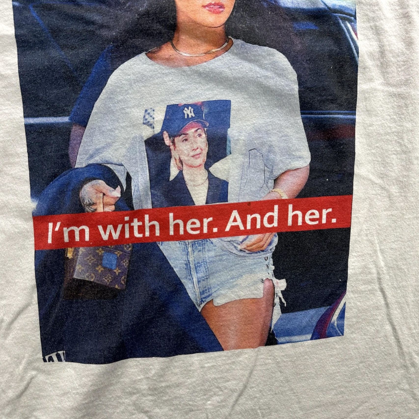 Gildan Rihanna Meme Shirt Mens XL Long Sleeve Graphic I'm With Her And Her Funny Tee Size US XL / EU 56 / 4 - 4 Thumbnail