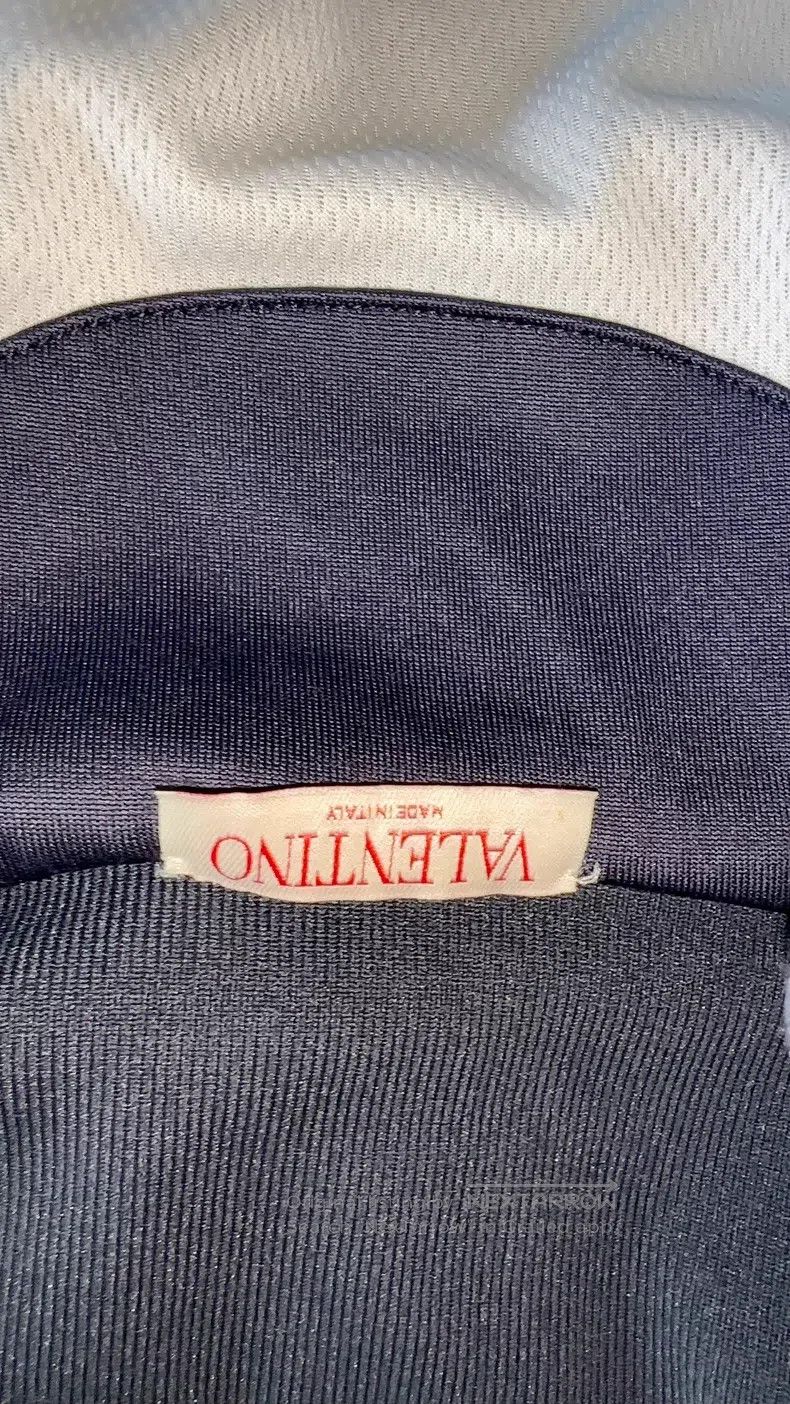 Valentino Valentino Logo-patched sports top Size L / US 10 / IT 46 - 7 Thumbnail