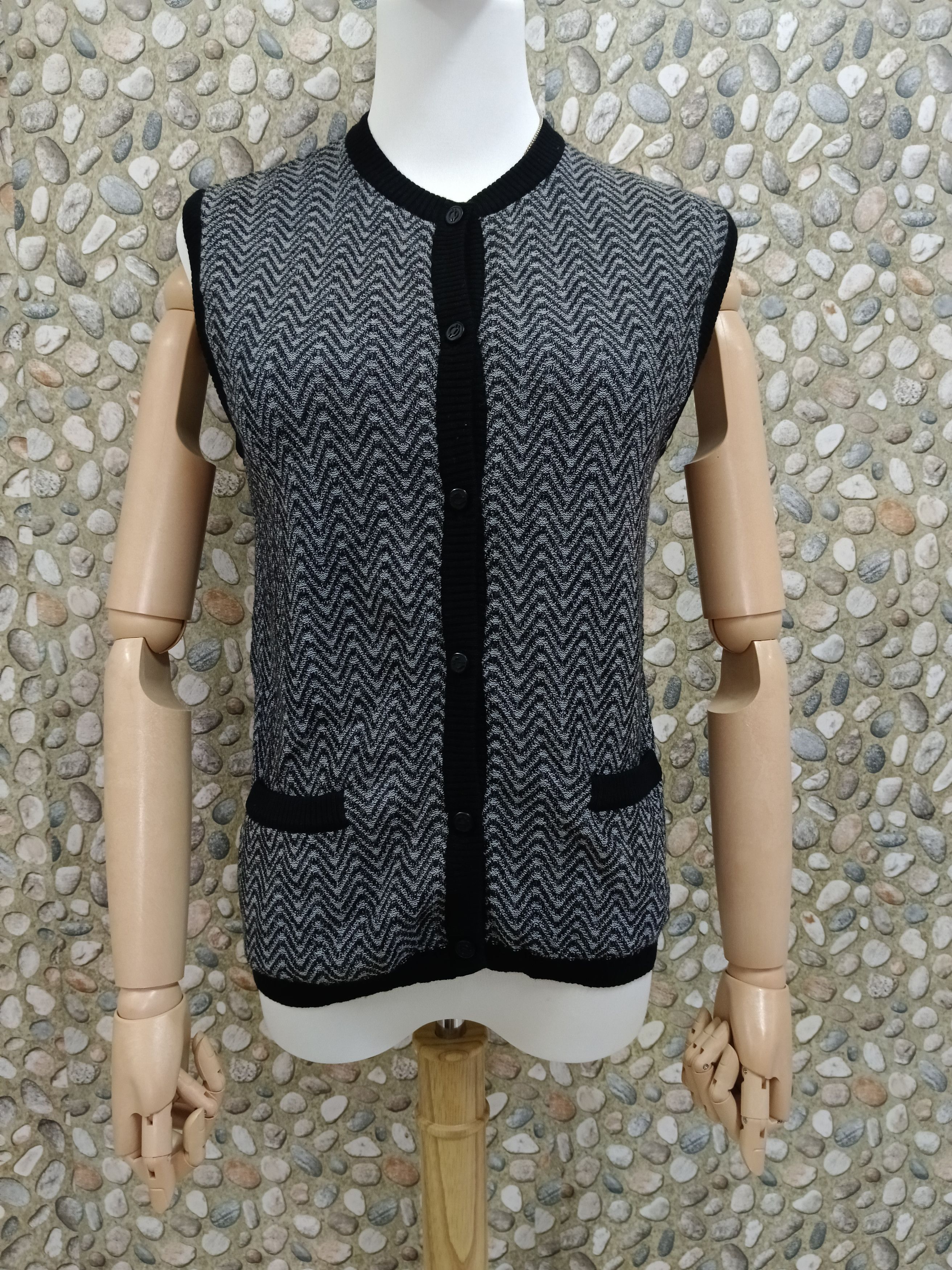 Dior CHRISTIAN DIOR SLEEVELESS KNIT Size M / US 6-8 / IT 42-44 - 2 Thumbnail