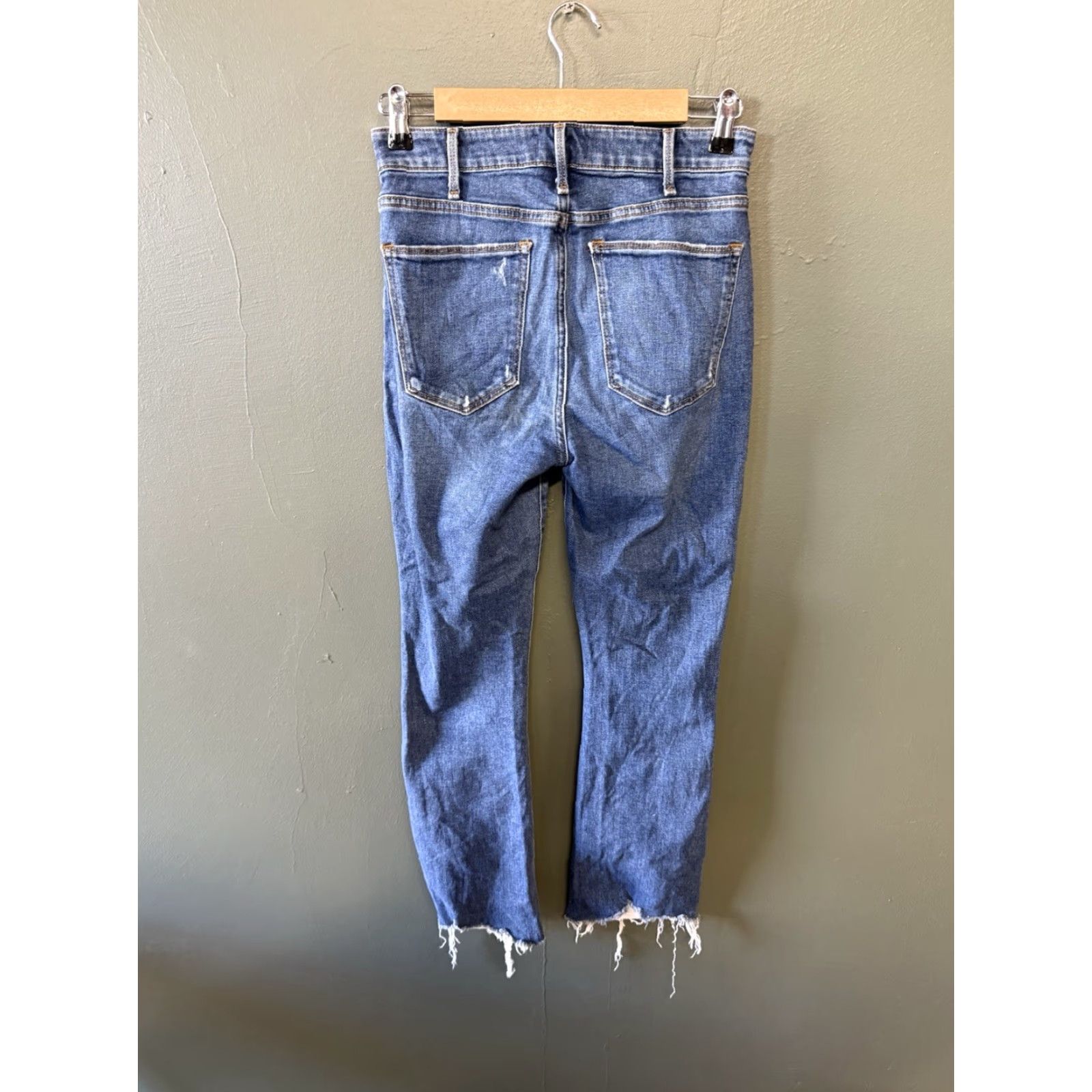 Abercrombie & Fitch Abercrombie & Fitch Jeans Blue Straight Denim Distressed Size 27/6 Womens Size 27" / US 4 / IT 40 - 2 Thumbnail