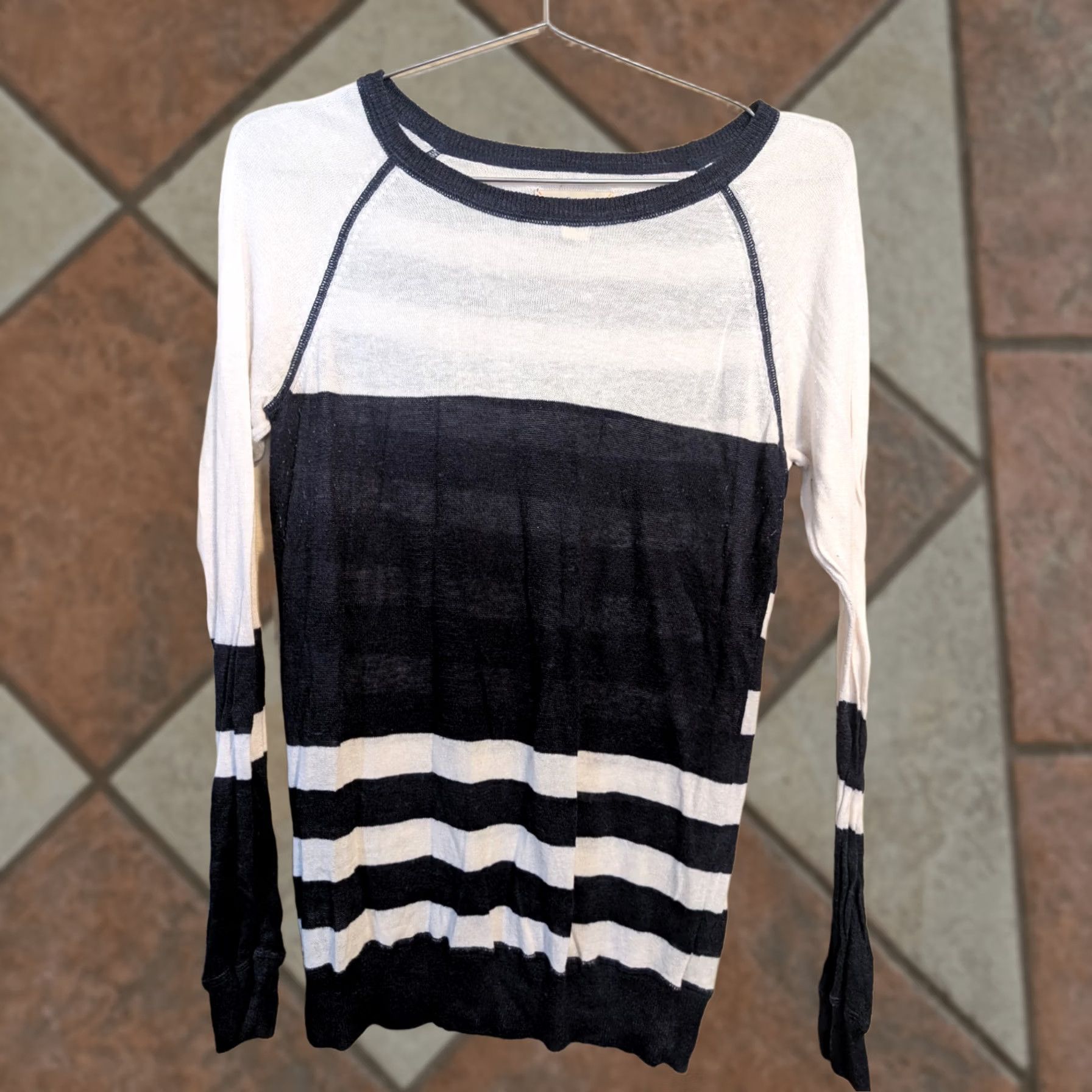 Vintage GH Bass Sweater Lightweight Knit Navy Blue White Stripe Pullover Women's MEDIUM Size M / US 6-8 / IT 42-44 - 1 Thumbnail