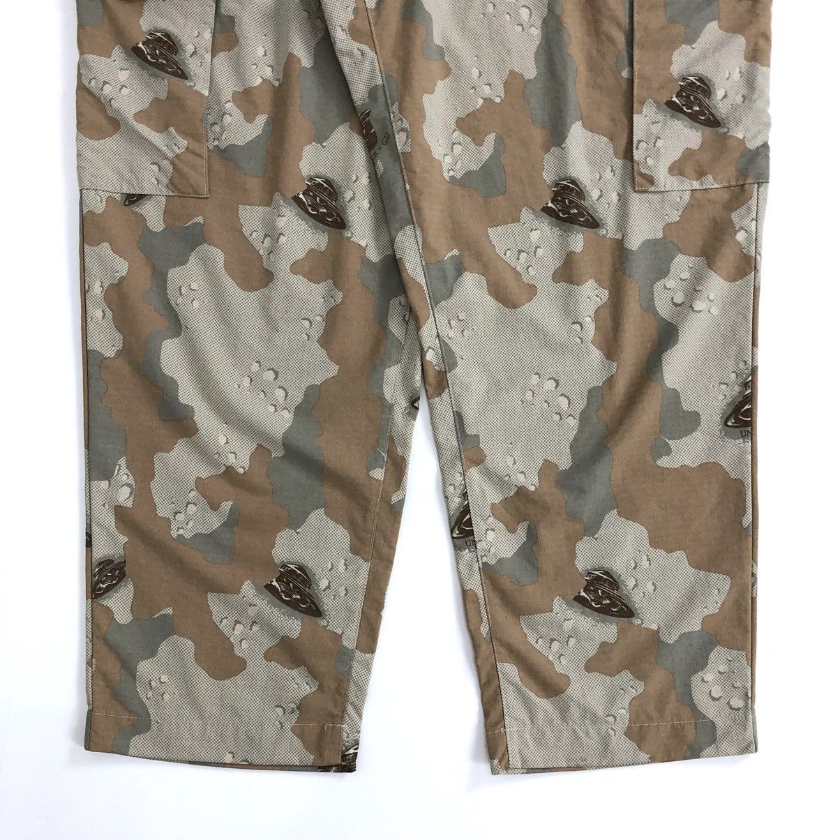 GU × Jun Takahashi × Undercover Undercover X Gu UFO Space Camo Baggy Cargo Pants Size US 32 / EU 48 - 4 Thumbnail