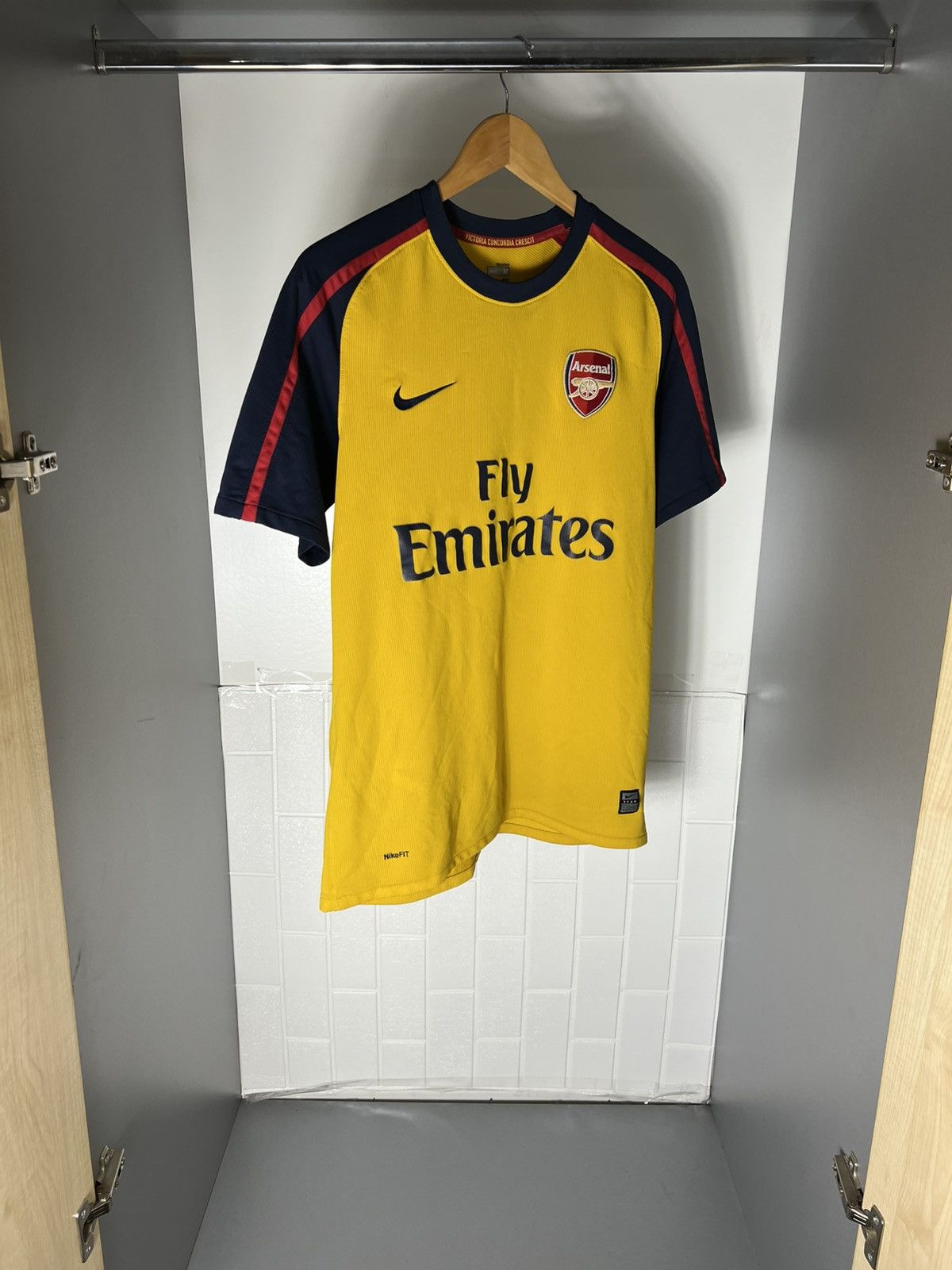 Nike VINTAGE NIKE FC ARSENAL LONDON ENGLAND SOCCER JERSEY RETRO Size US M / EU 48-50 / 2 - 3 Thumbnail