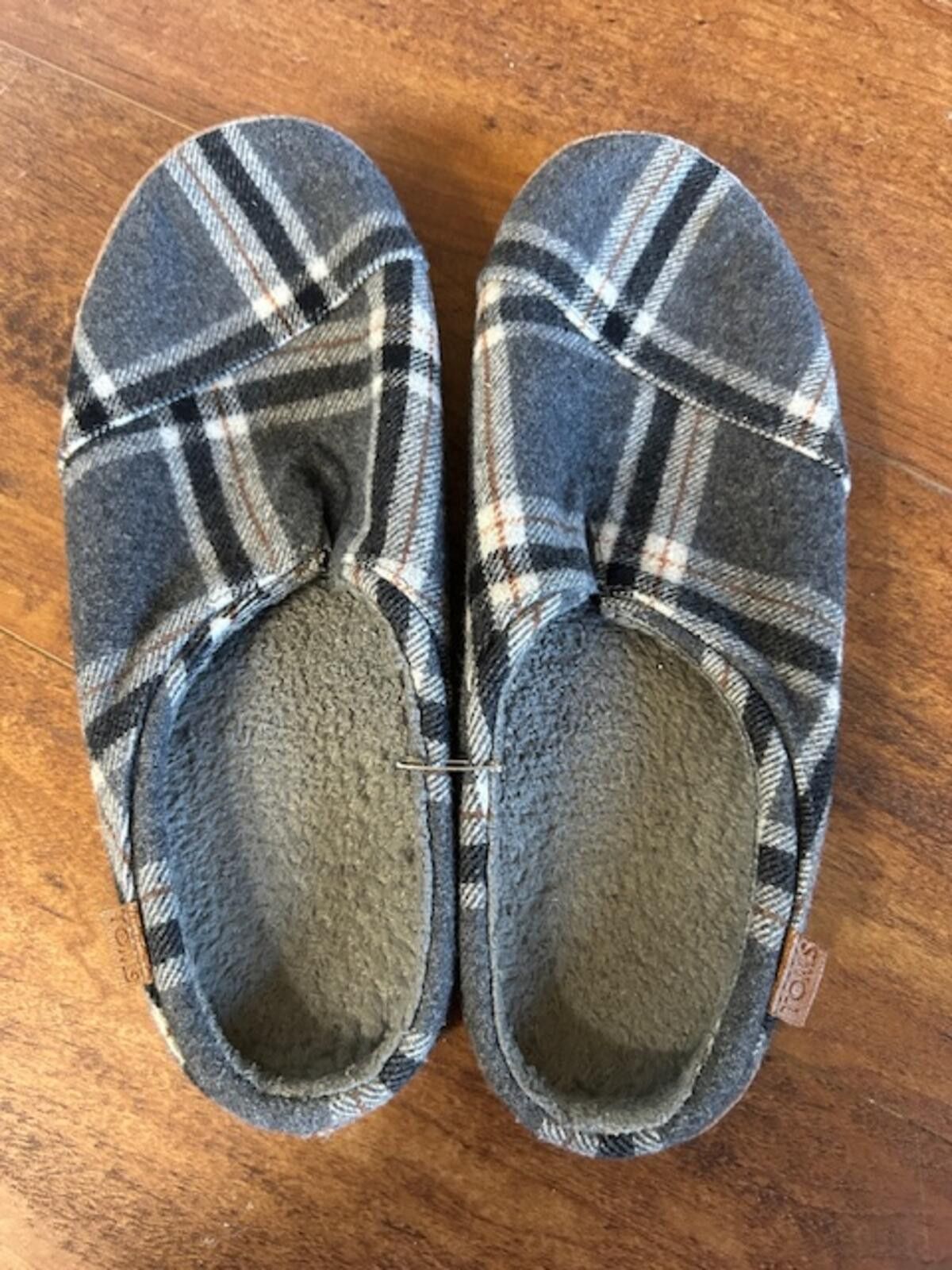 Toms TOMS Plaid Slip-On Slippers Size 10 US Size US 10 / EU 43 - 1 Thumbnail