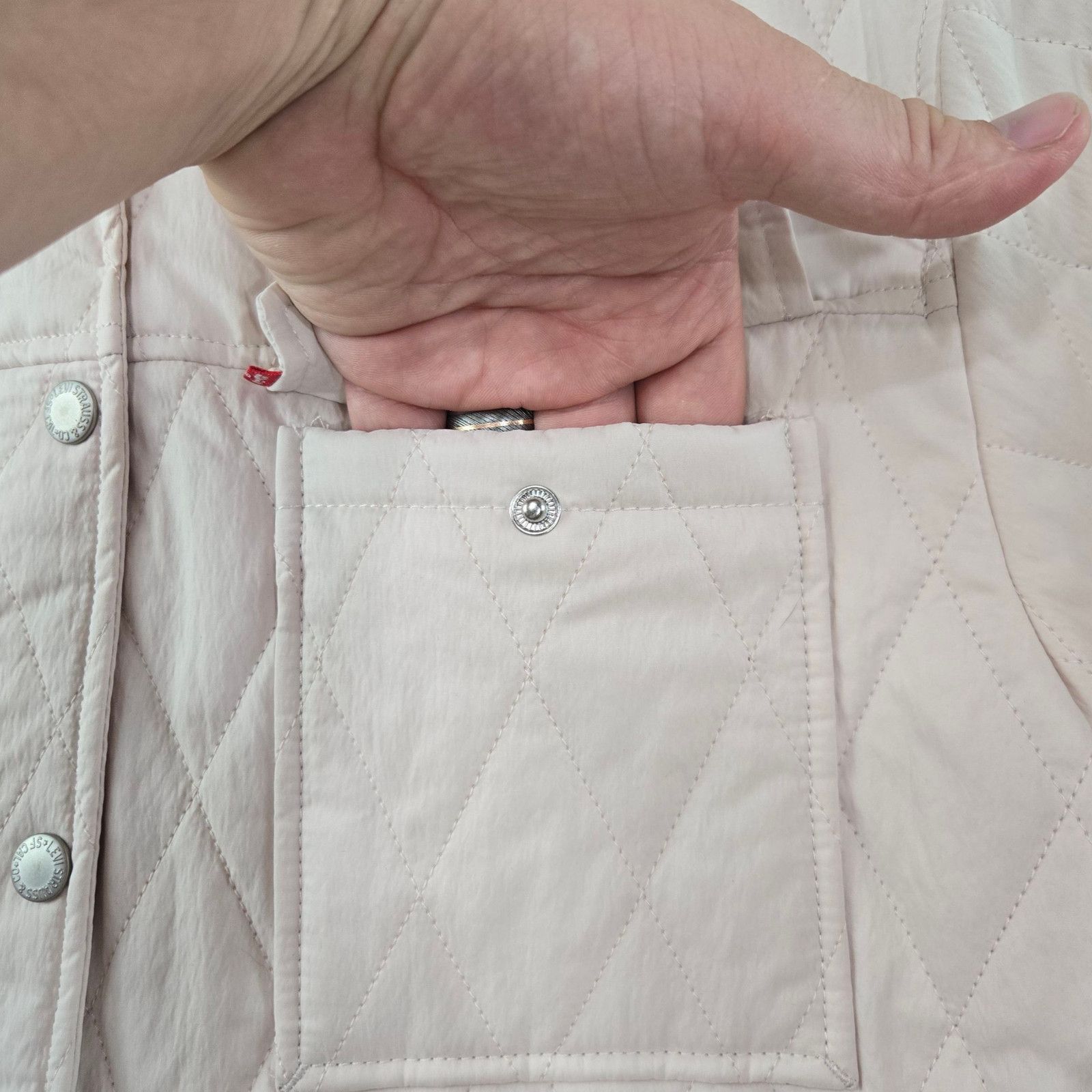 Levi's Levi’s Pastel Pink Quilted Shirt Jacket Shacket Size Medium Size M / US 6-8 / IT 42-44 - 8 Thumbnail