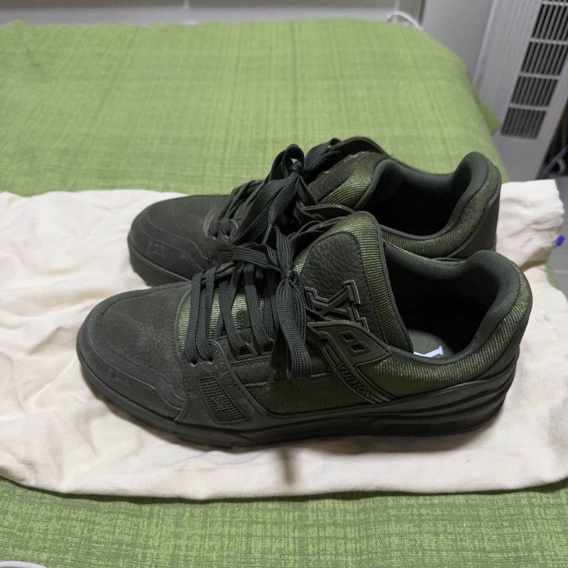 Louis Vuitton Green Suede Low-Top Sneakers 0079