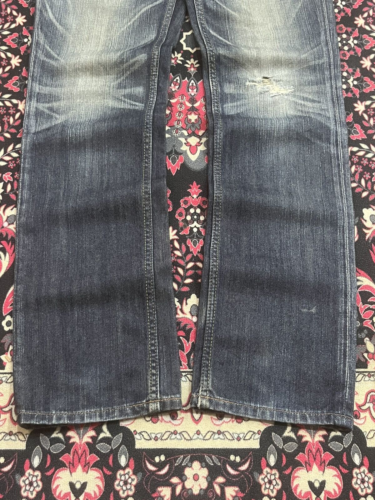 Levi's Vintage Levi’s 511 Slim Fit Blue Whisker Washed Rip Jeans Size US 31 - 10 Thumbnail