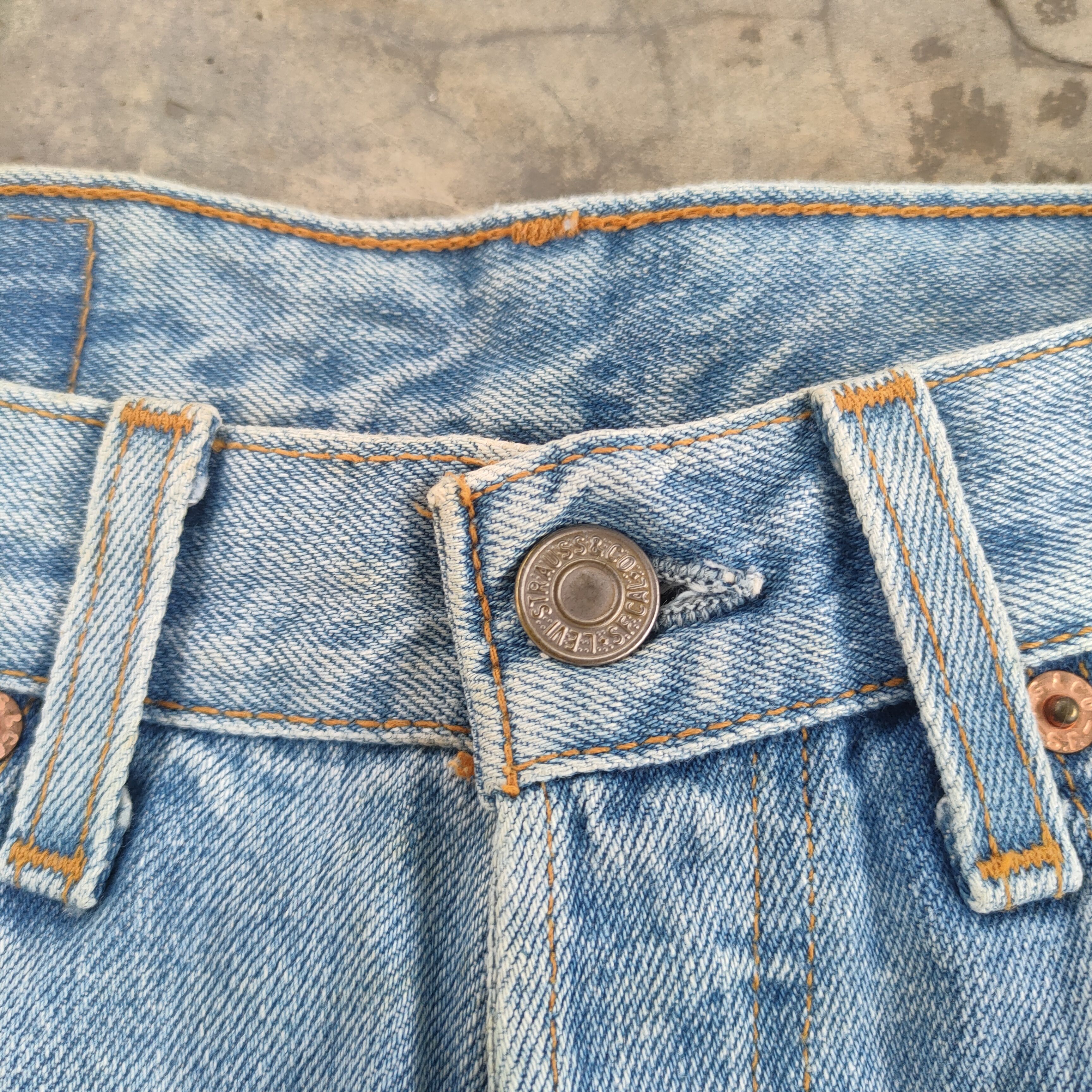 Levi's Vintage Clothing W28 VINTAGE LEVI'S 501 00' PAINT FADED JEANS DENIM PANTS Size US 28 / EU 44 - 11 Thumbnail
