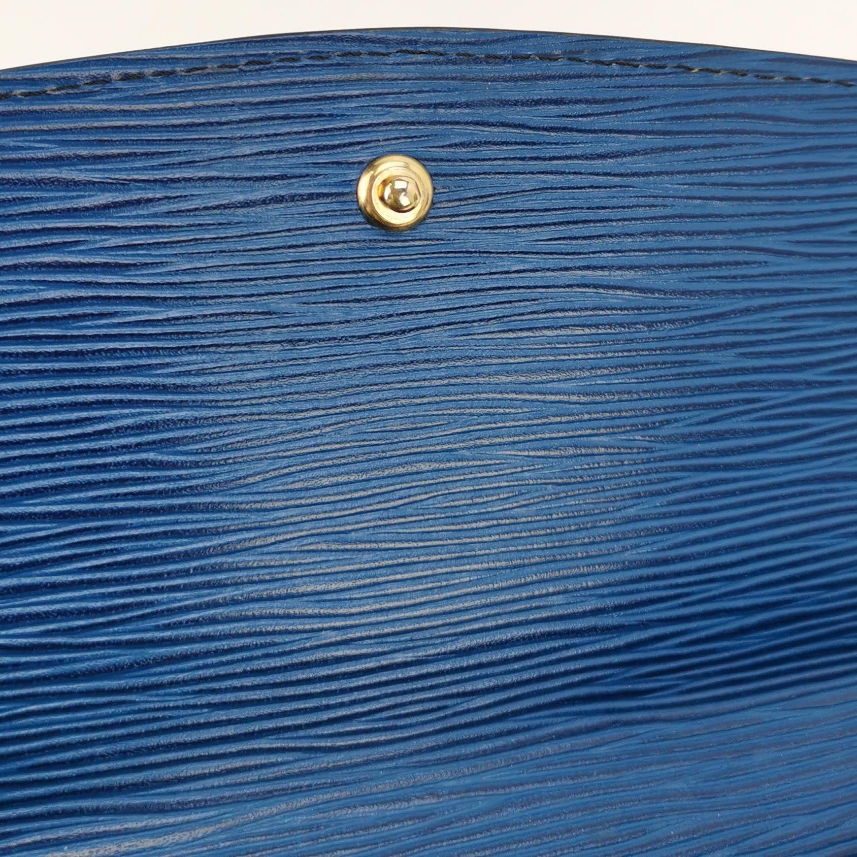 Louis Vuitton Louis Vuitton (LV) Cowhide Water Ripple Solid Color Letter Size ONE SIZE - 4 Thumbnail