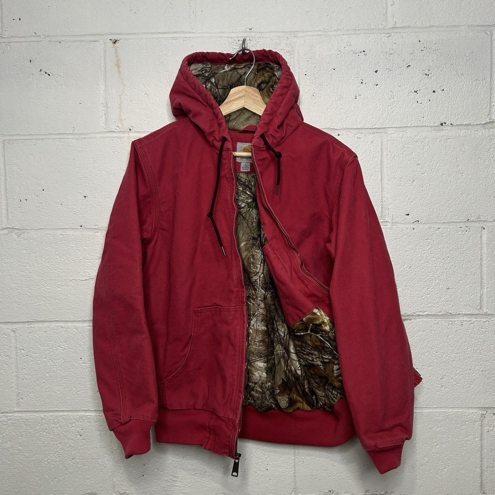 Carhartt Carhartt Quilted Camo-Lined Hooded Active Jacket “Crabapple” Size S / US 4 / IT 40 - 2 Thumbnail