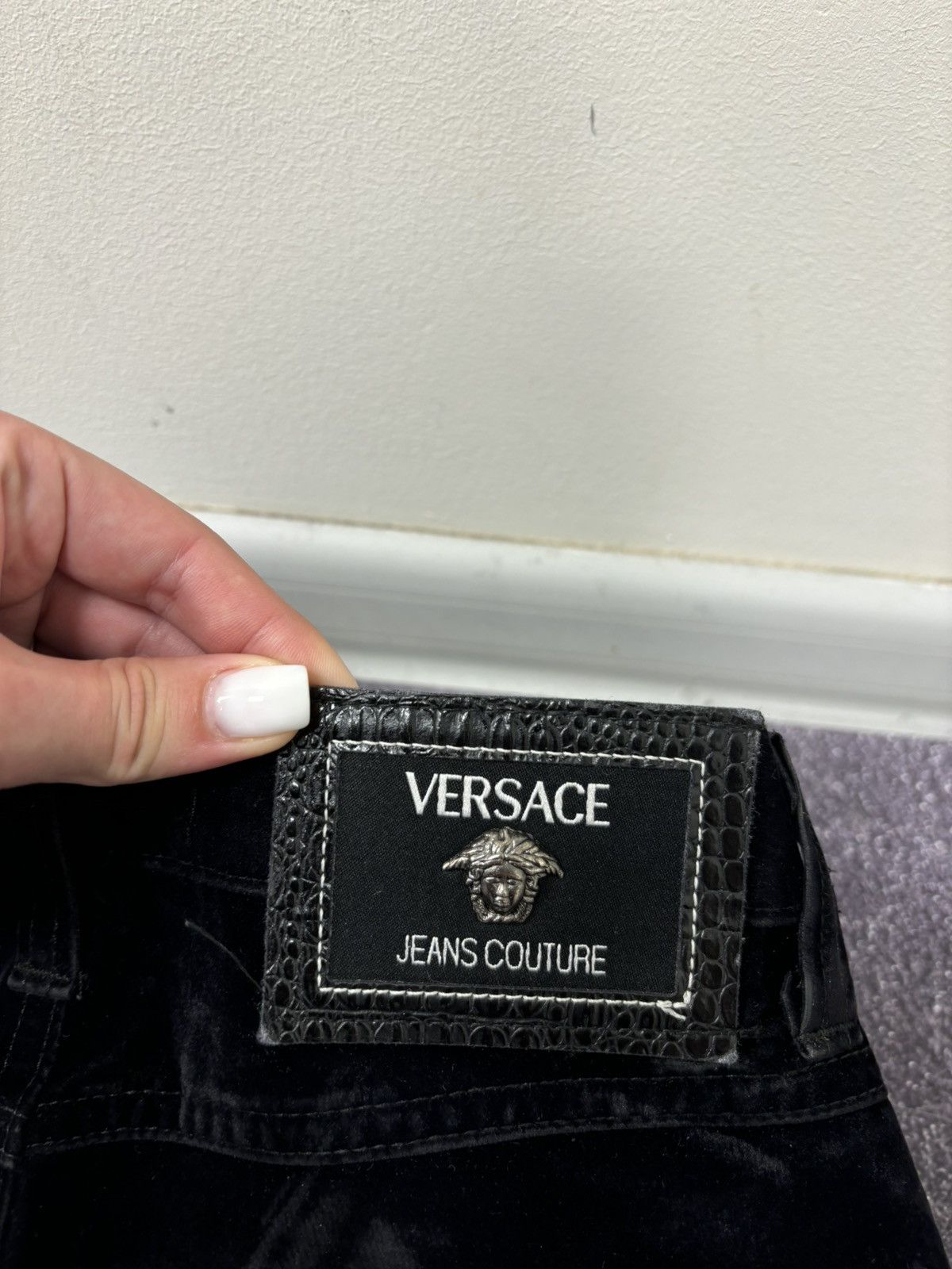 Versace Jeans Couture Vintage Versace Jeans Couture Women’s Medusa Velour Pants Size 26" / US 2 / IT 38 - 7 Thumbnail