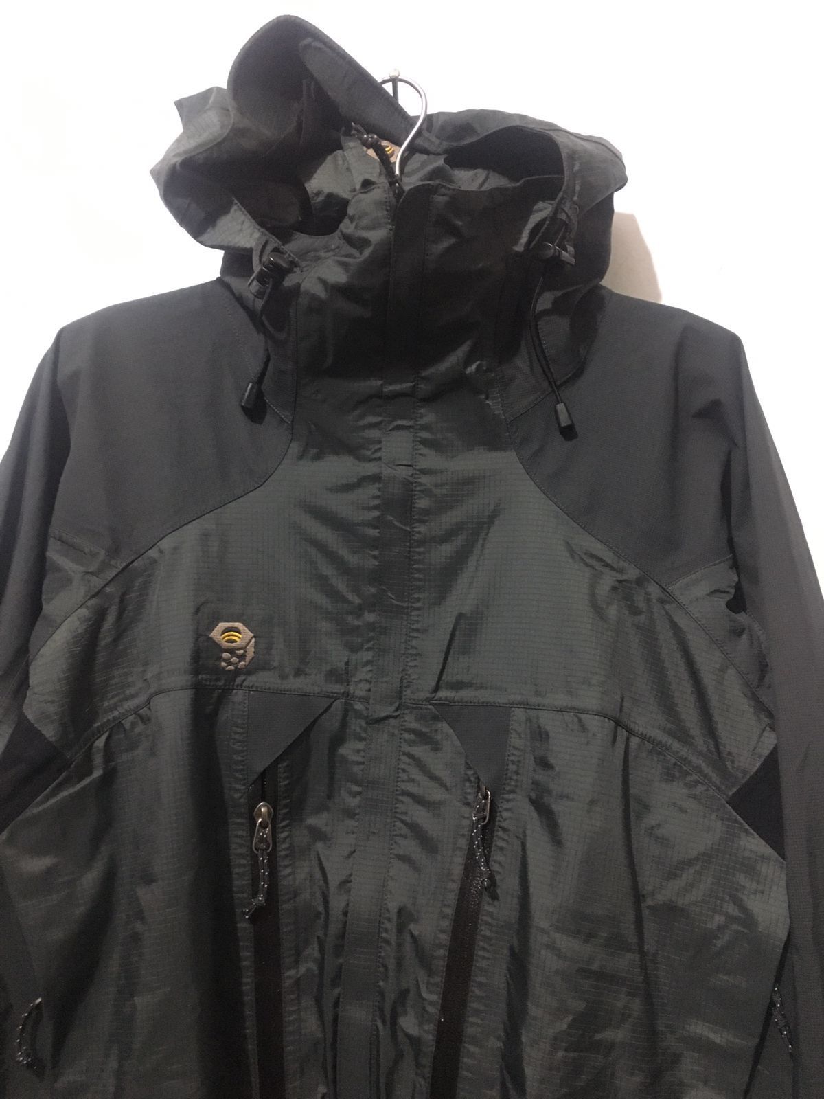 Mountain retailer hardware raincoat