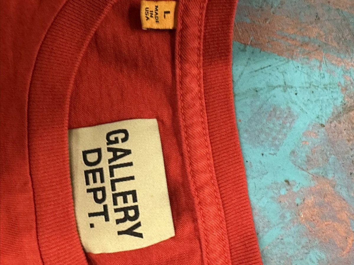 Gallery Dept. Red DEPT DE LA GALERIE Size US M / EU 48-50 / 2 - 2 Thumbnail