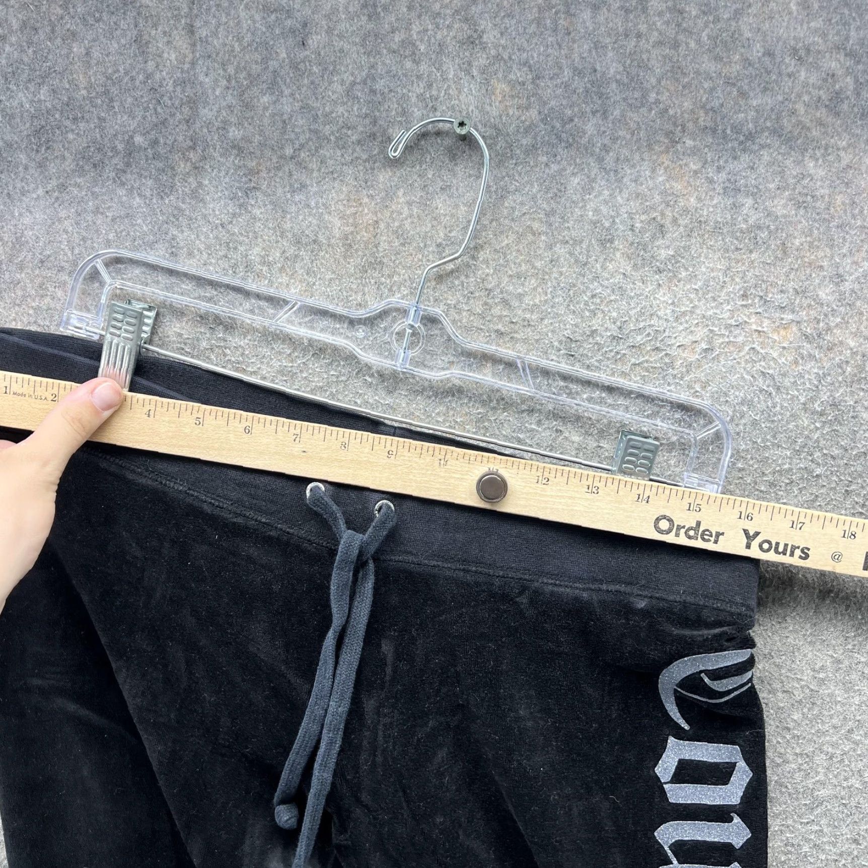 Juicy Couture VINTAGE Juicy Couture Sweatpants Womens Medium Black Velour Wide Leg Side Logo Pants Size 32" / US 10 / IT 46 - 7 Thumbnail