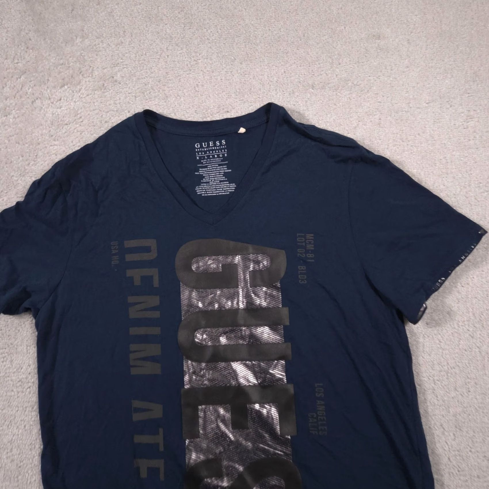 Guess VINTAGE GUESS Los Angeles Mens Short Sleeve T-Shirt XL Blue Silver Cotton V-Neck Size US XL / EU 56 / 4 - 3 Thumbnail