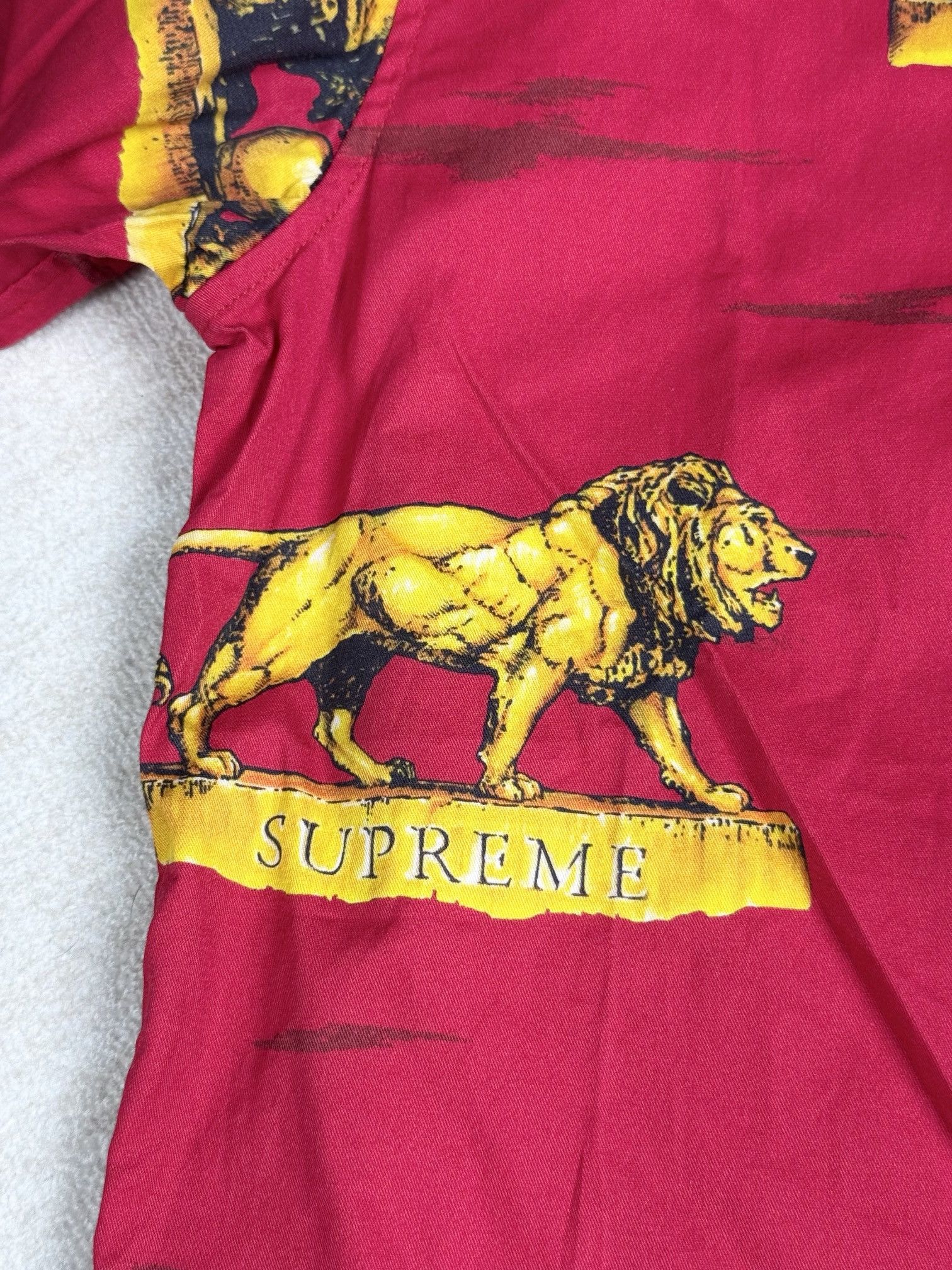 Supreme lion shirt (2015) Size US M / EU 48-50 / 2 - 3 Thumbnail
