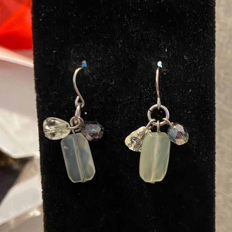 Handmade light green bead earrings Size ONE SIZE - 1 Thumbnail