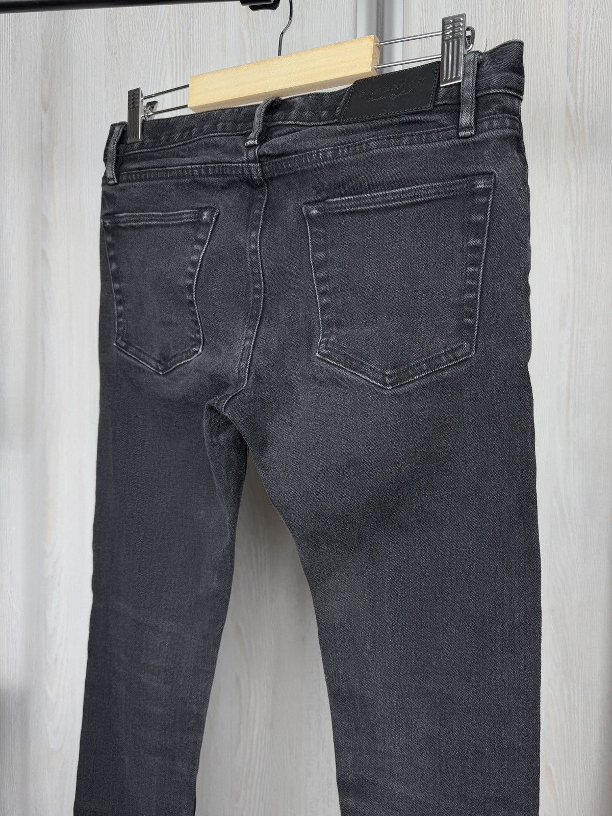 Burberry Burberry London England Skinny Fit grey stretchy denim jeans Size US 31 - 8 Thumbnail