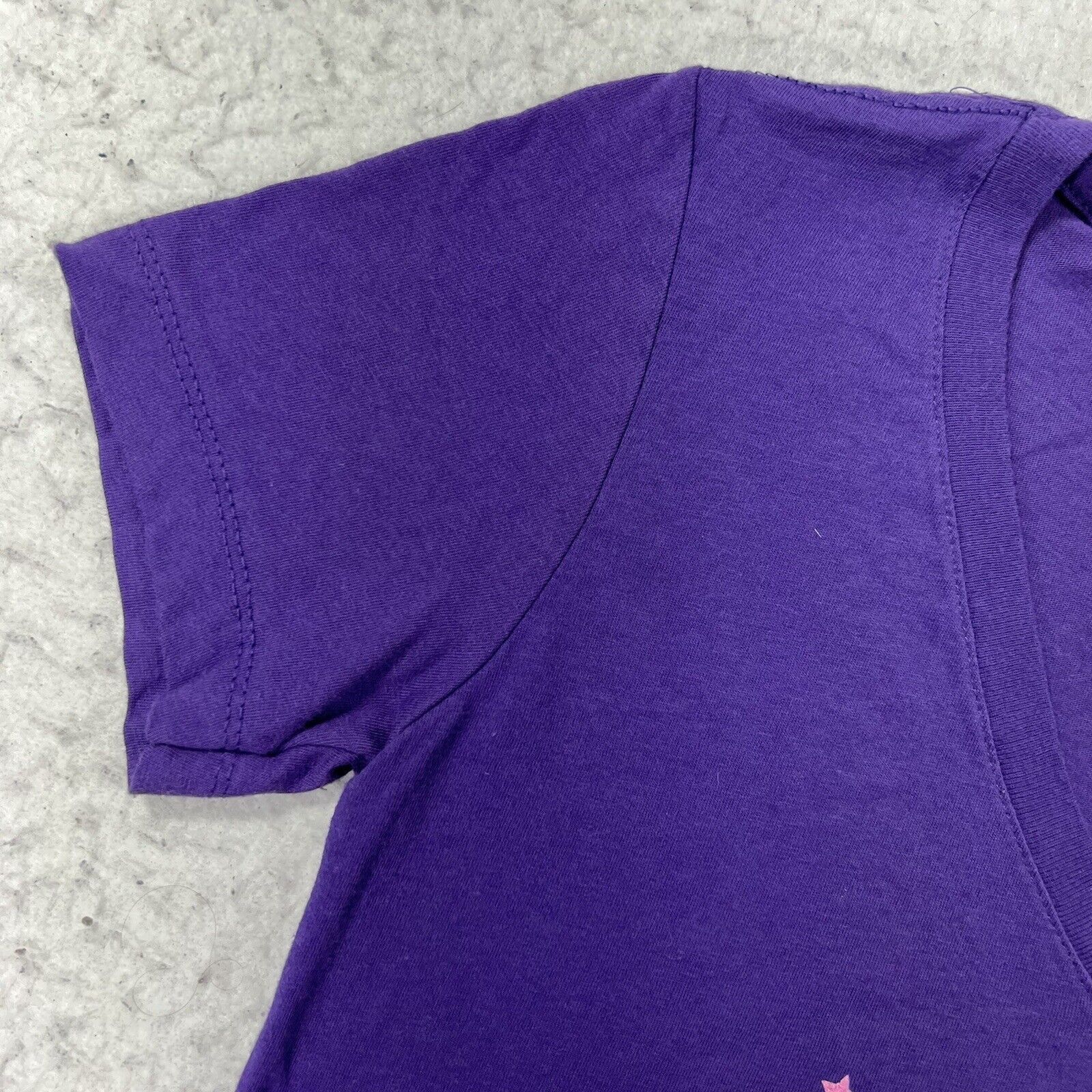 Other Universal Studios Medium SING V-Neck Purple Graphic T Shirt Size M / US 6-8 / IT 42-44 - 6 Thumbnail