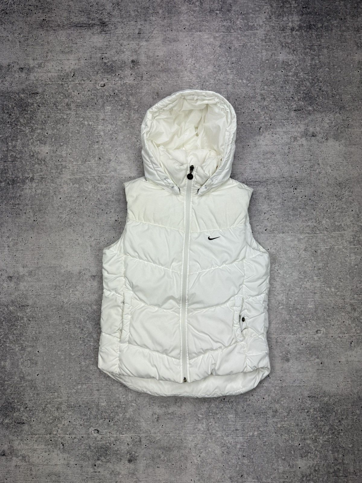 Vintage Nike Swoosh 90’s Y2K Style White Hooded Puffer Vest