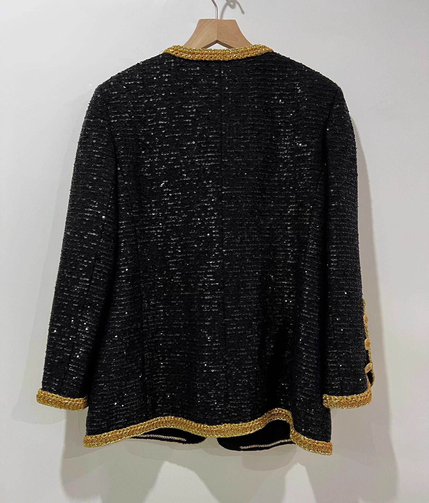Chanel Chanel Black & Gold Heavy Beaded Runway Jacket 40 BNWT Size M / US 6-8 / IT 42-44 - 2 Thumbnail