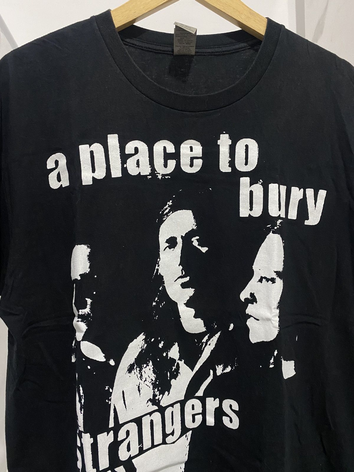 Vintage A Place To BuryStrangers Shogaze Noise Band Tee Ride MBV Size US XL / EU 56 / 4 - 2 Thumbnail