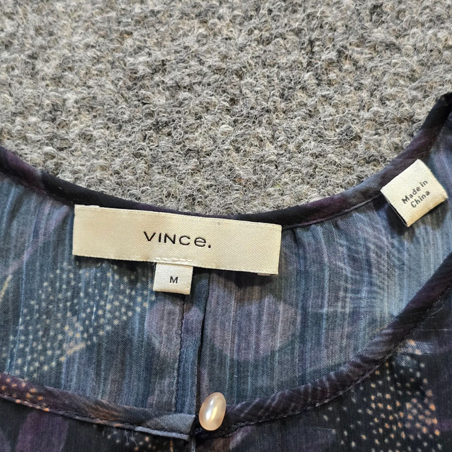 Vince Vince Top Womens Medium Black Blue Floral Silk Sheer Pleated Oversized Casual Shirt Blouse Womens" Size M / US 6-8 / IT 42-44 - 3 Thumbnail