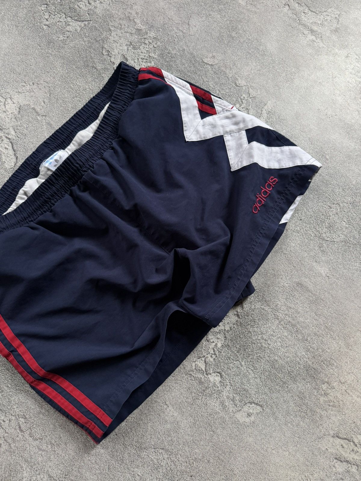 Adidas Adidas M/size vintage shorts 🩳 vintage retro Size US 32 / EU 48 - 3 Thumbnail