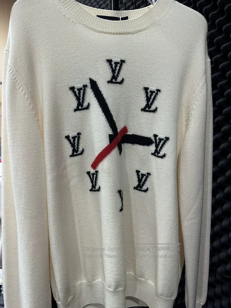 Louis Vuitton Louis Vuitton White clock sweater Size US XL / EU 56 / 4 - 1 Thumbnail