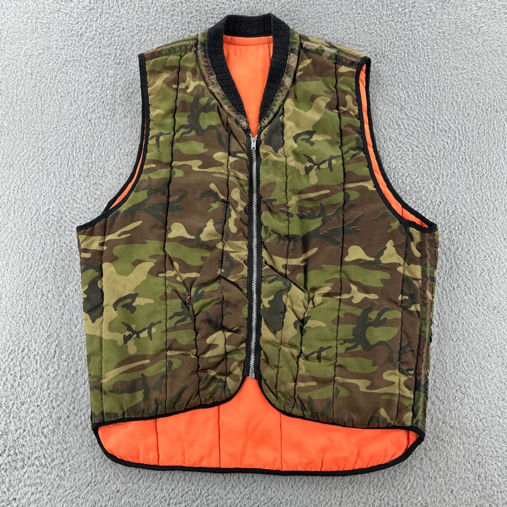 Vintage VINTAGE Reversible Mens Medium Orange And Camouflage Zip Up Hunting Vest 80s Size US M / EU 48-50 / 2 - 2 Thumbnail