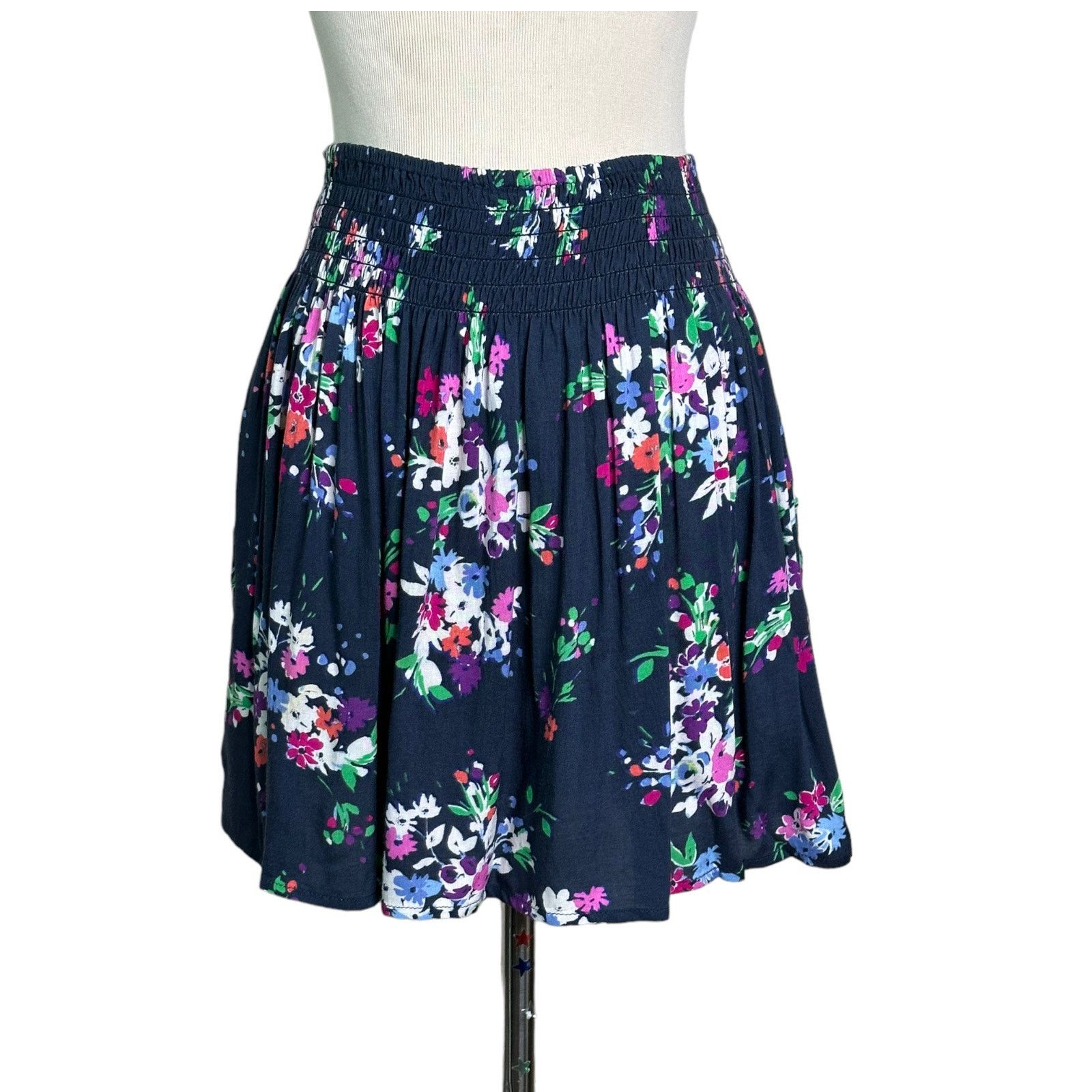 Express Express blue floral pull on pleated mini skirt size XS Size 28" / US 6 / IT 42 - 2 Thumbnail