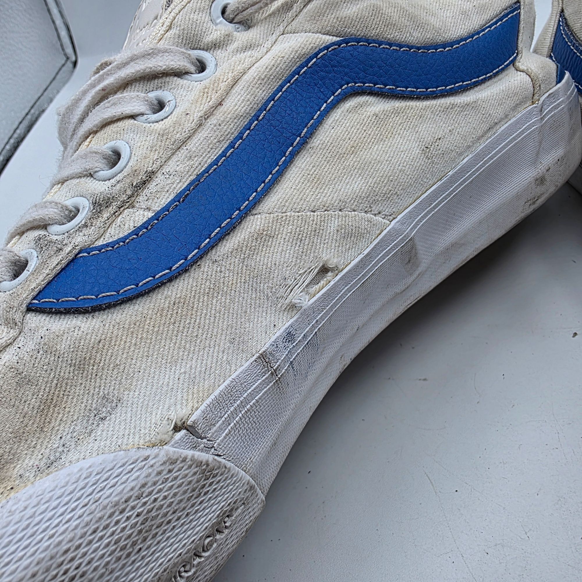 Vans Vans Chima Pro 2 Center Court Classic Mens 12 White Blue Ath Size US 12 / EU 45 - 7 Thumbnail