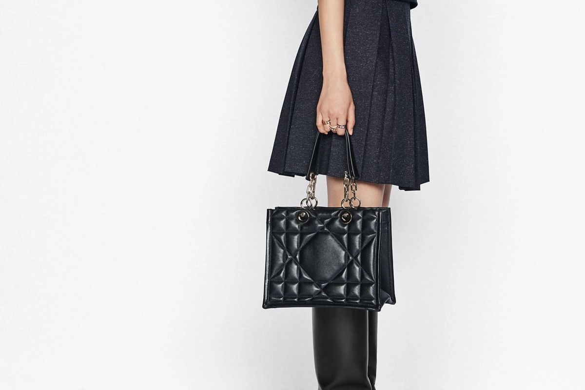 Dior o1bcso1str1124 Size: OS /Essential Tote Bag in Black Size ONE SIZE - 6 Thumbnail