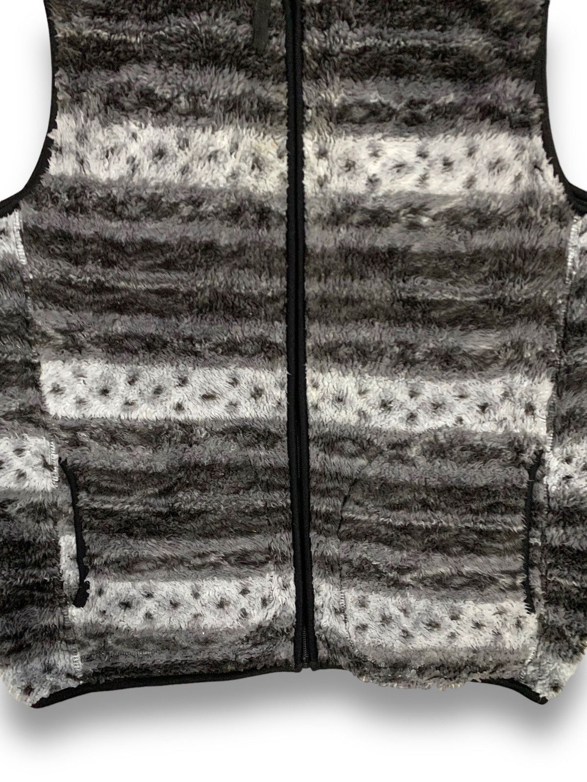 Japanese Brand Japanese Brand Shiny Ripple Navajo Fleece Vest Size US M / EU 48-50 / 2 - 9 Thumbnail