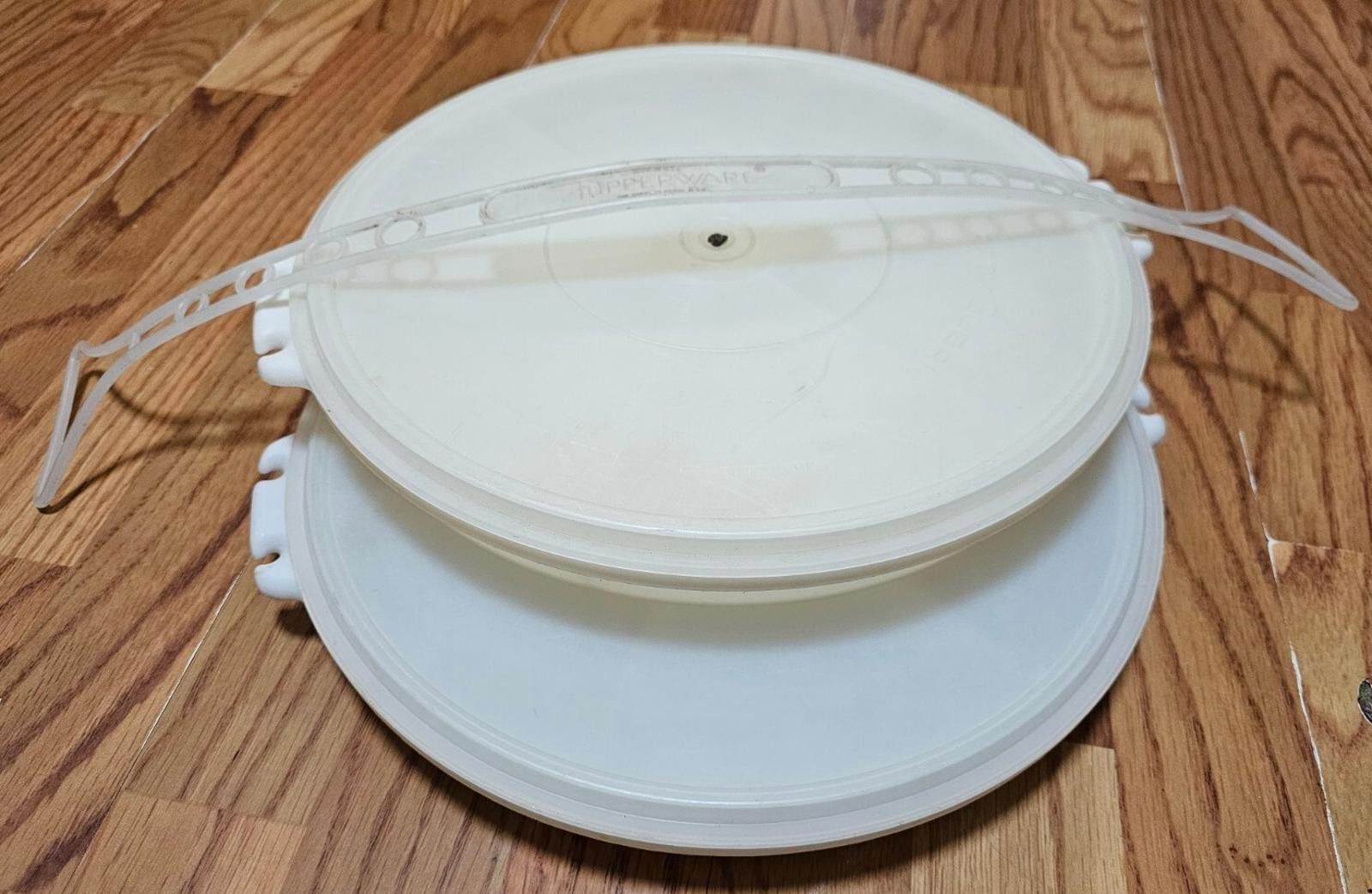 Other Vintage Tupperware Divided Round White Tray Lid Set 2 #405. Size ONE SIZE - 1 Thumbnail