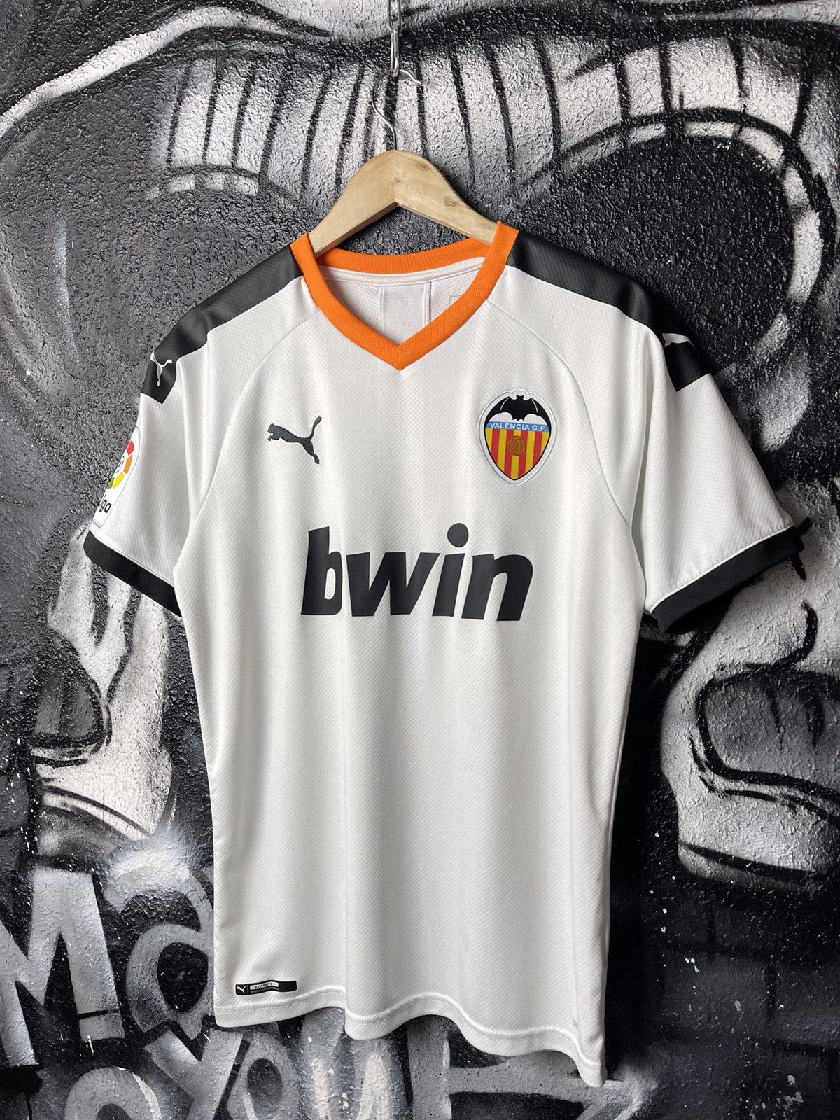 Puma Puma Valencia Football Club Home Soccer Jersey T-Shirt Men’s Size Medium Size US M / EU 48-50 / 2 - 1 Thumbnail