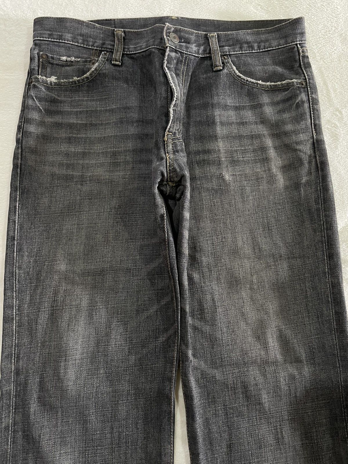 Japanese Brand Vintage Uniqlo Faded Distress Dark Denim Jeans Size US 32 / EU 48 - 2 Thumbnail